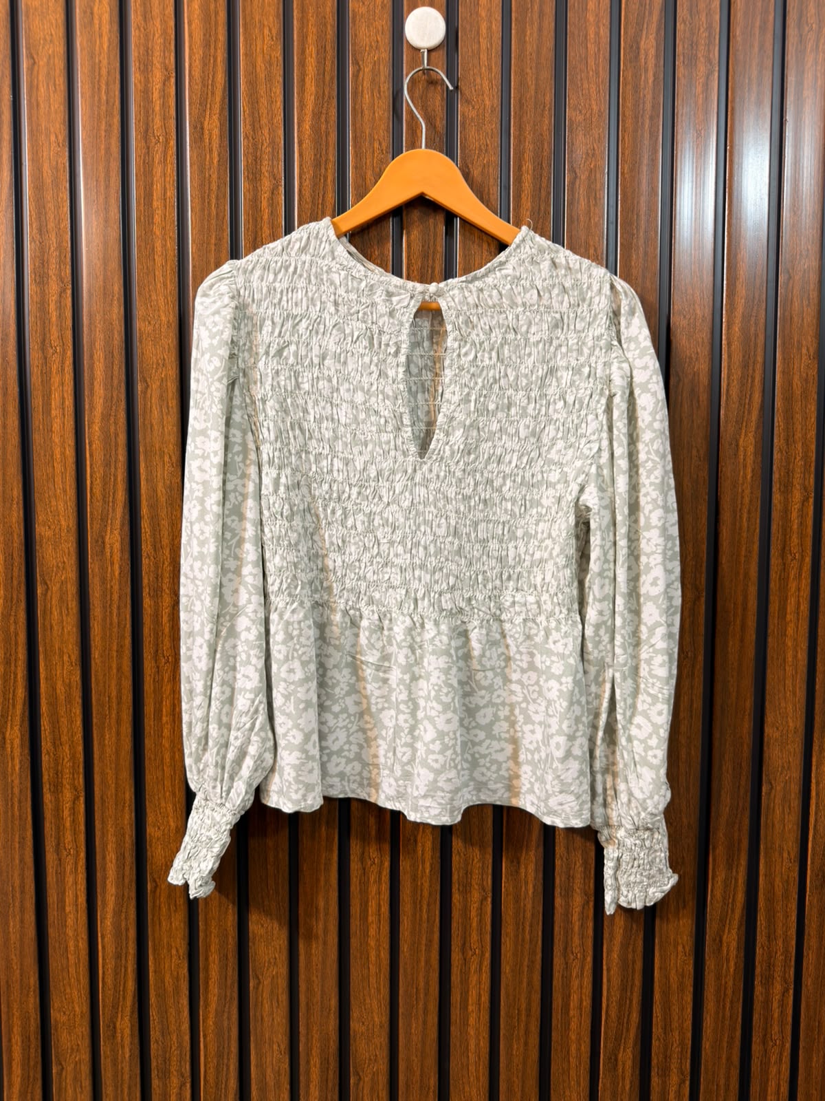 Chest Large  Length 21  Fabric Linen Women's Branded Full Sleeve Collection