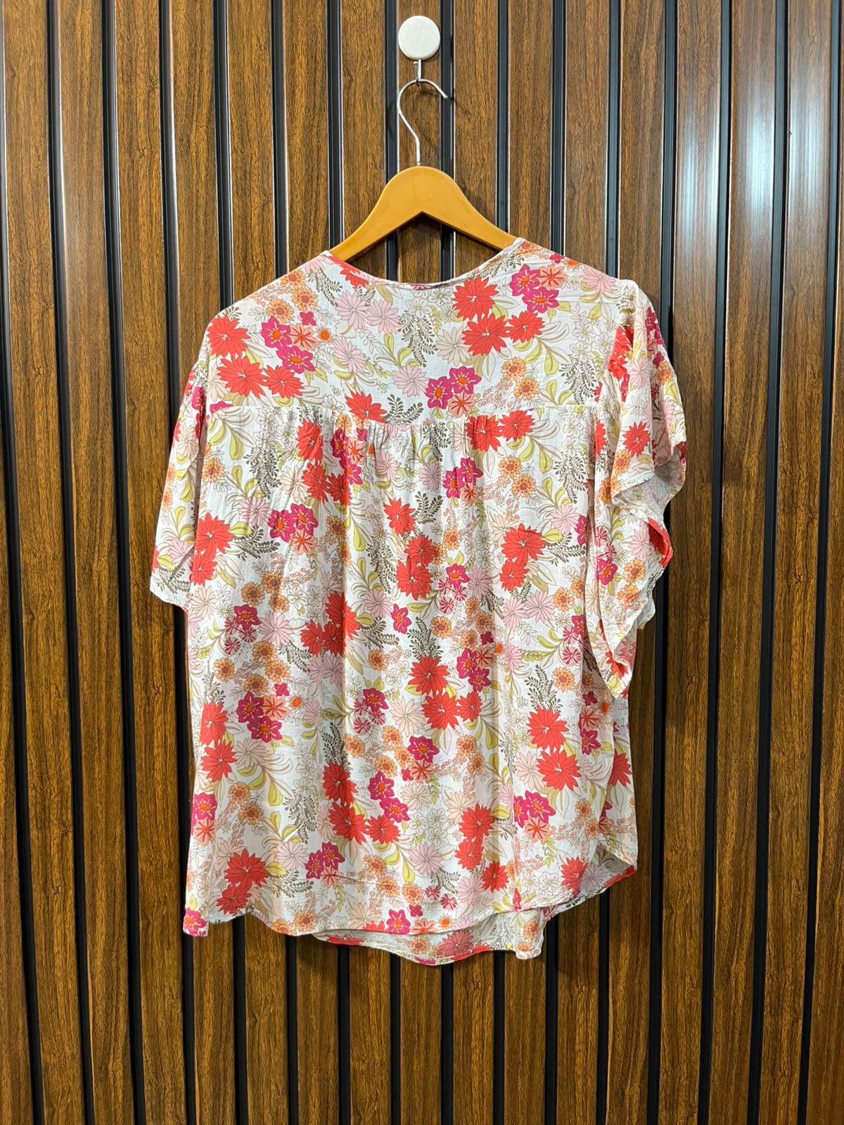 Chest 21  Lenght 25  Fabric Linen Women's Contemporary Half Sleeve Top