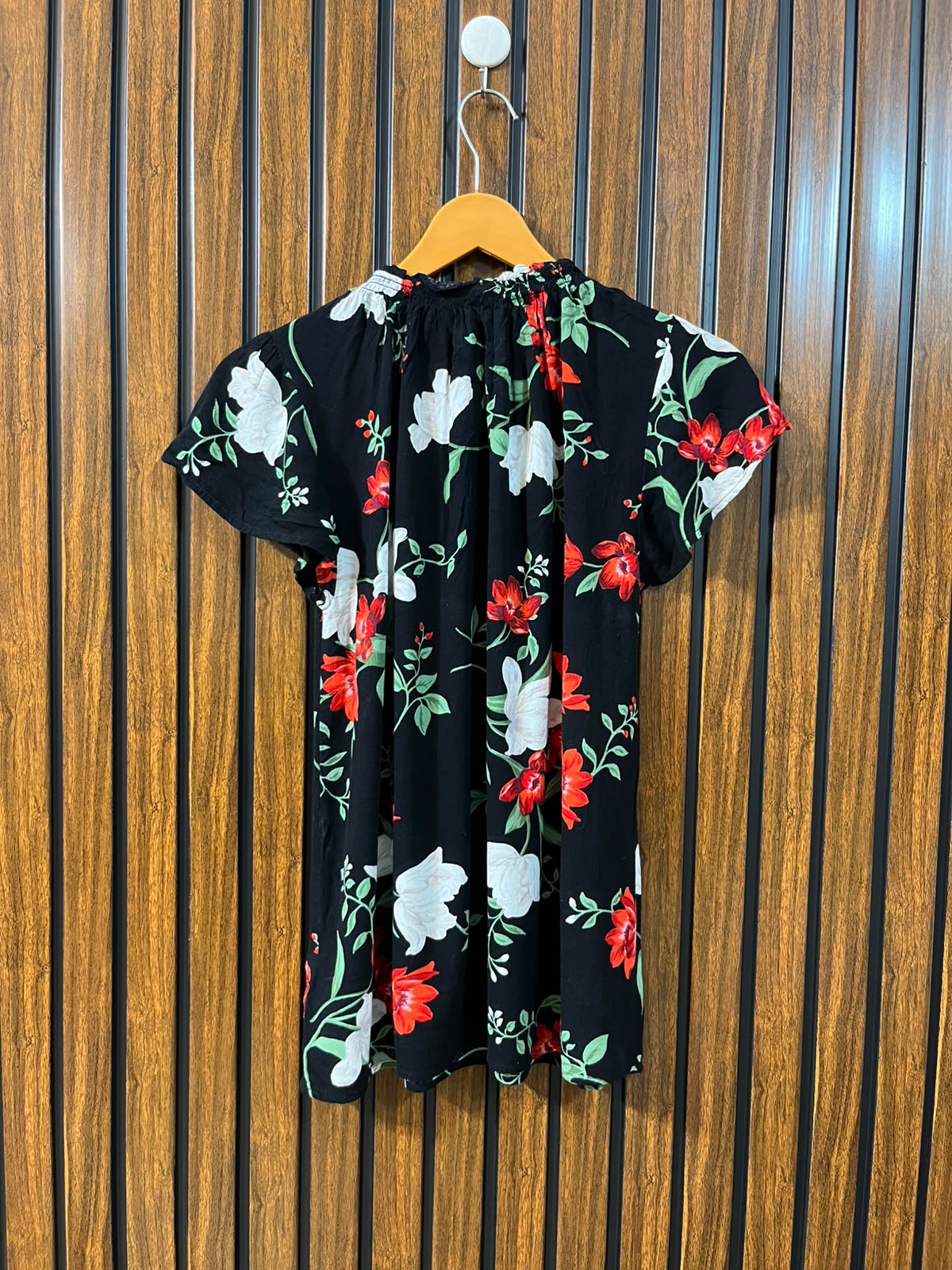 Chest 19  Lenght 24  Fabric rayon Women's Regular Half Sleeve Top