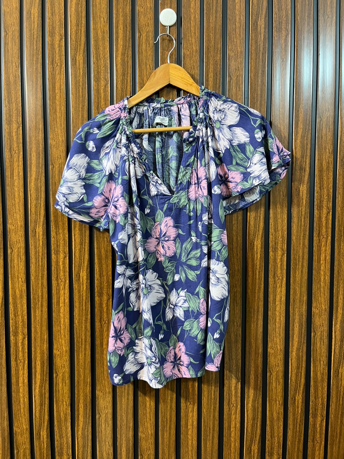 Chest 21  Lenght 24  Fabric linen Women's Simple Half Sleeve Top