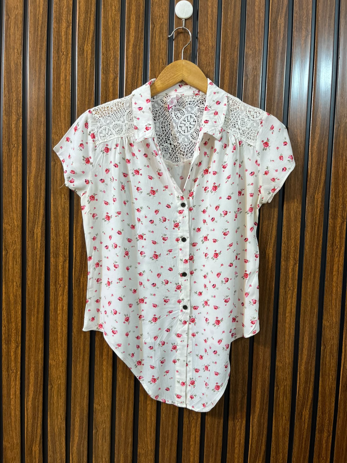 Chest 18  Lenght 21  Fabric linen Western Women's Half Sleeve Top