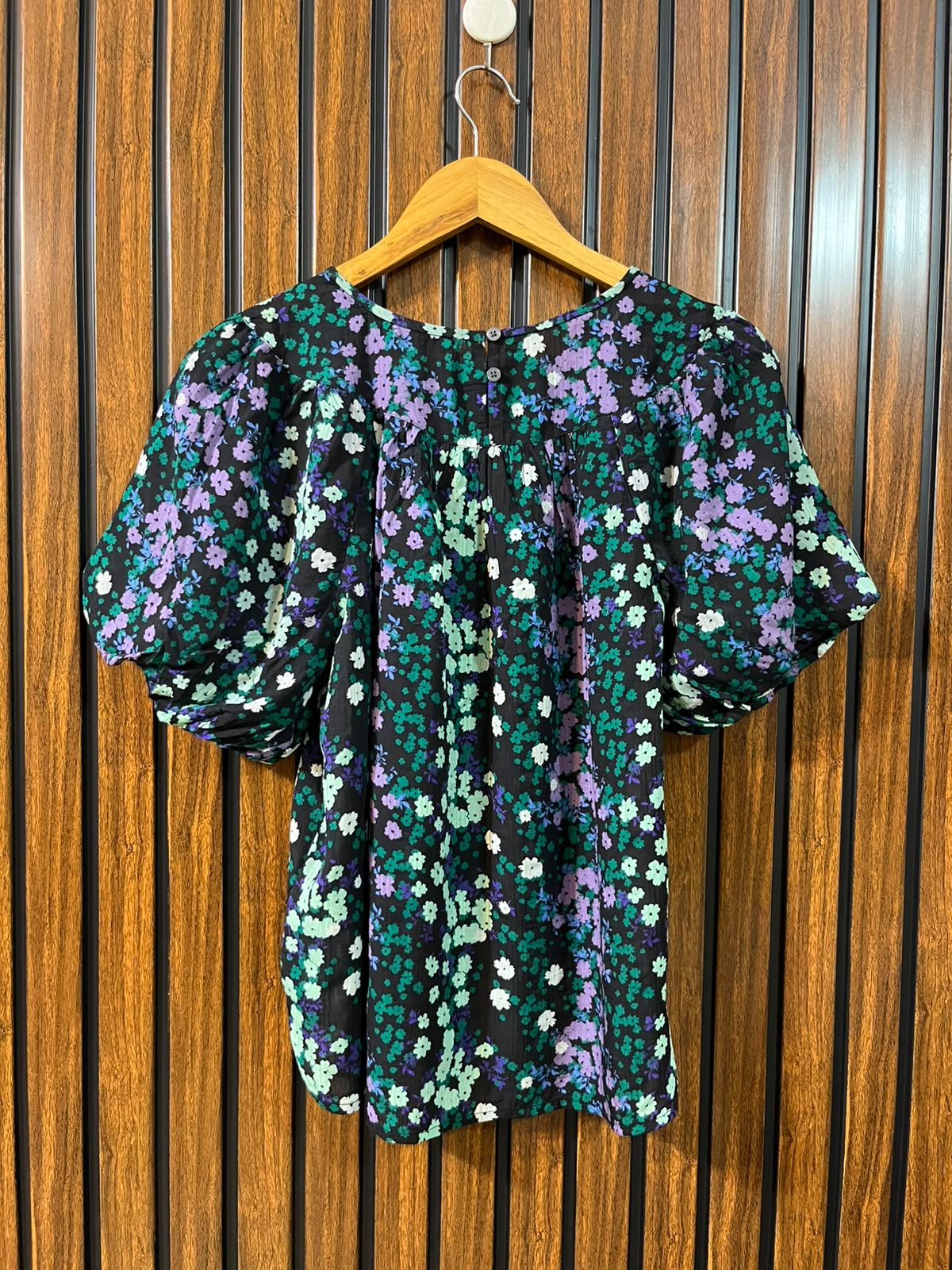 Chest 18  Lenght 23  Fabric cotton silk Women's Half Sleeve Top