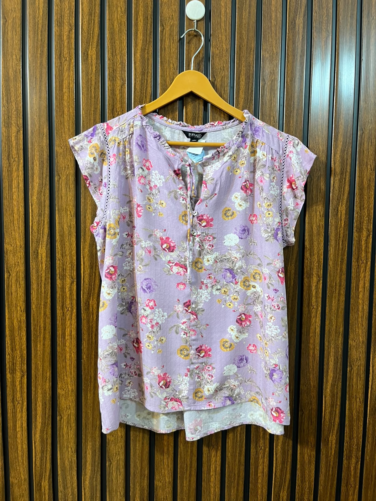 Chest 21  Lenght 25  Fabric linen Branded Women's Everyday Top