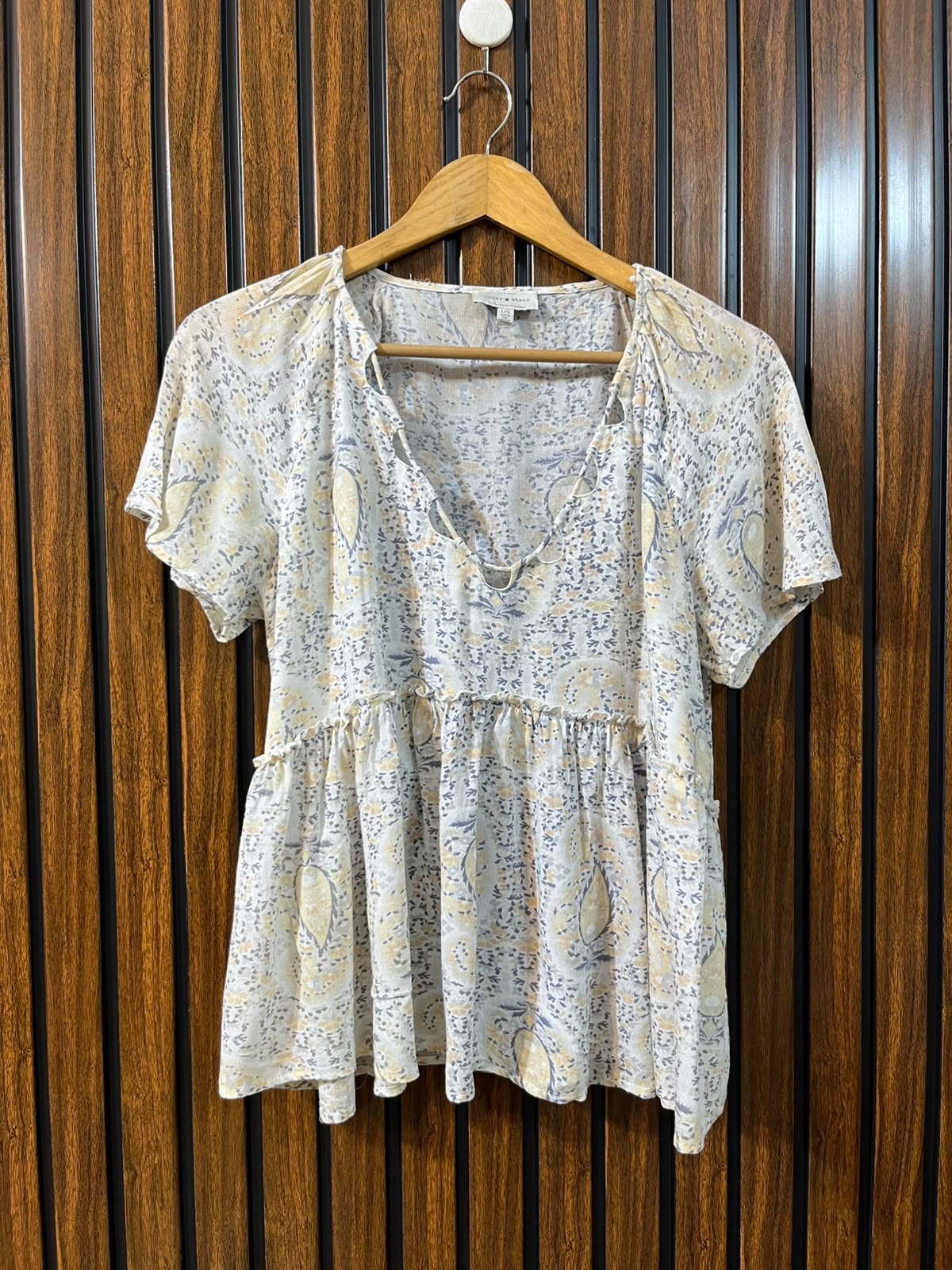 Chest 19  Lenght 22 to 23  Fabric linen Branded Women's Casual Top