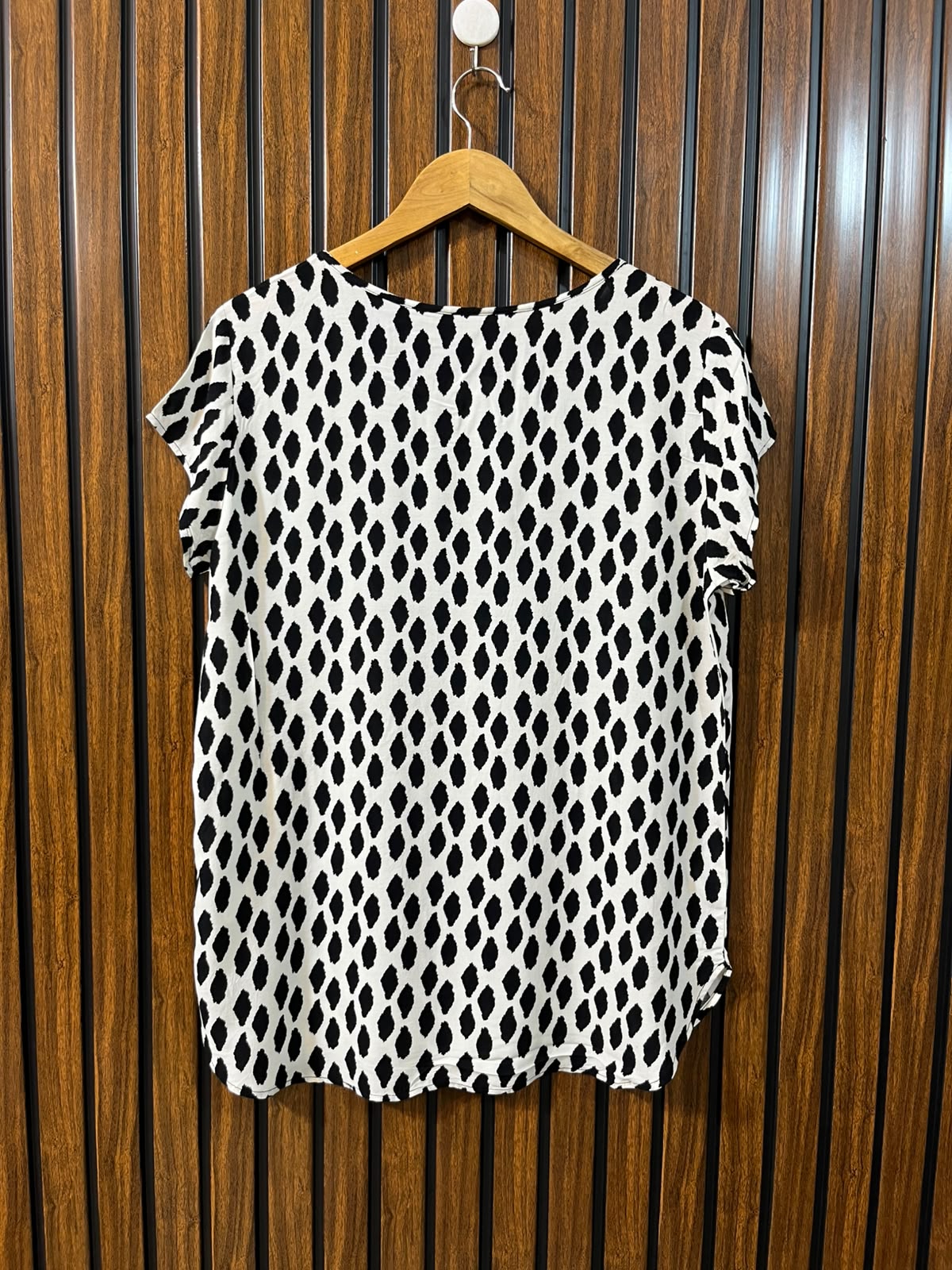 Chest 20  Lenght 27  Fabric linen Western Women's Everyday Top