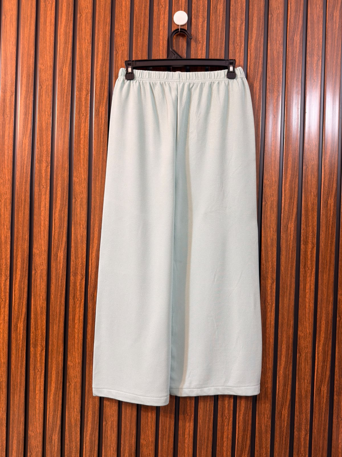 Waist 30  Length 33  Fabric Silk Jersey Women’s Branded Classic Trouser
