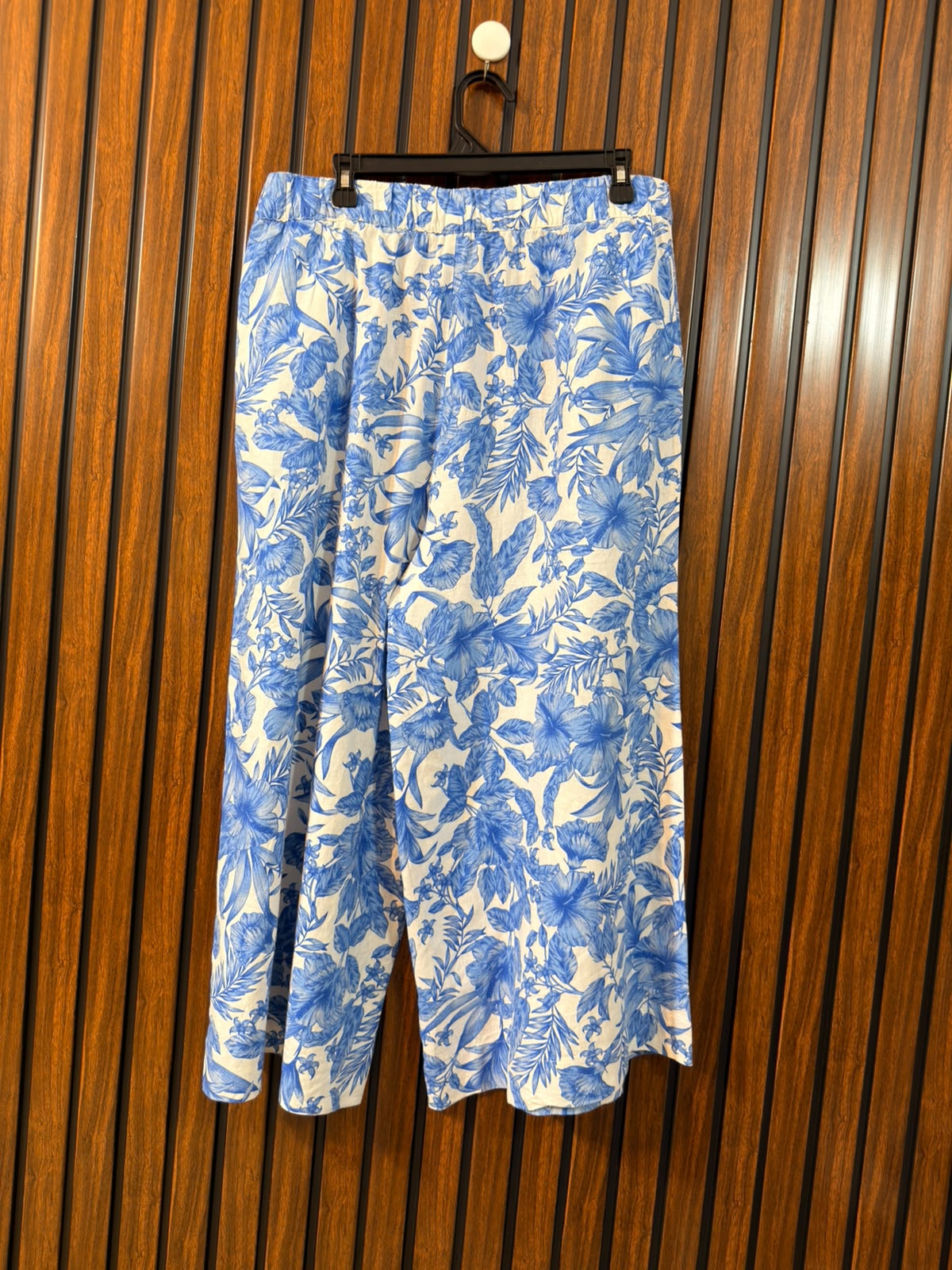 Waist 36  Length 34.5  Fabric Cotton Branded Women’s Classic Trouser