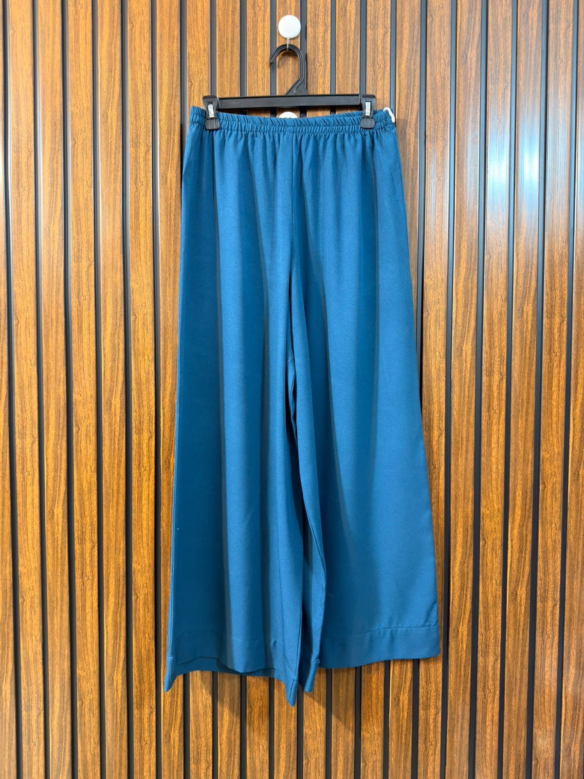 Waist 32  Length 38  Fabric Rayon Ladies Premium Branded Trouser