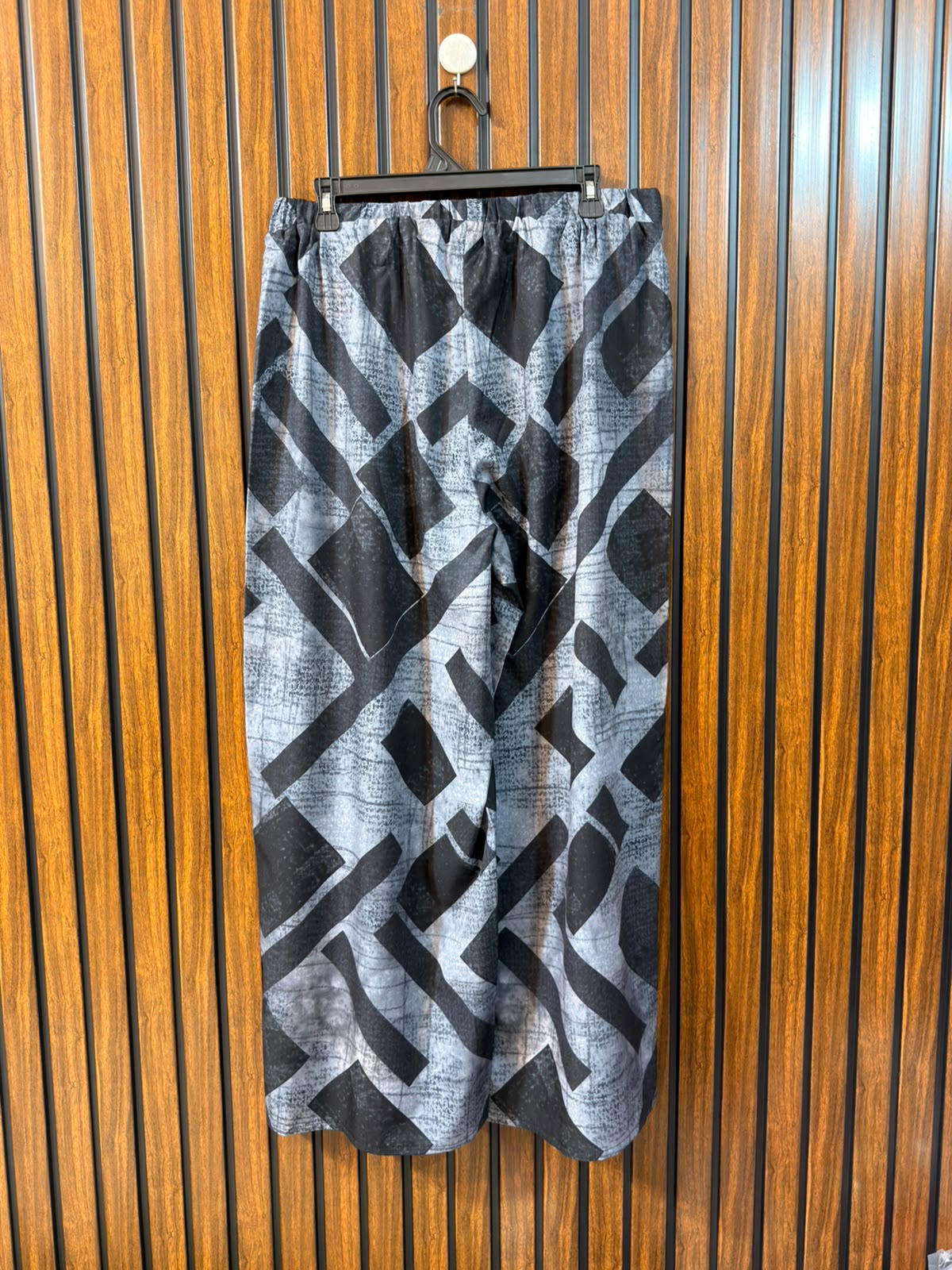 Waist 32  Length 39  Fabric Silk Jersey Women’s Classic Trouser