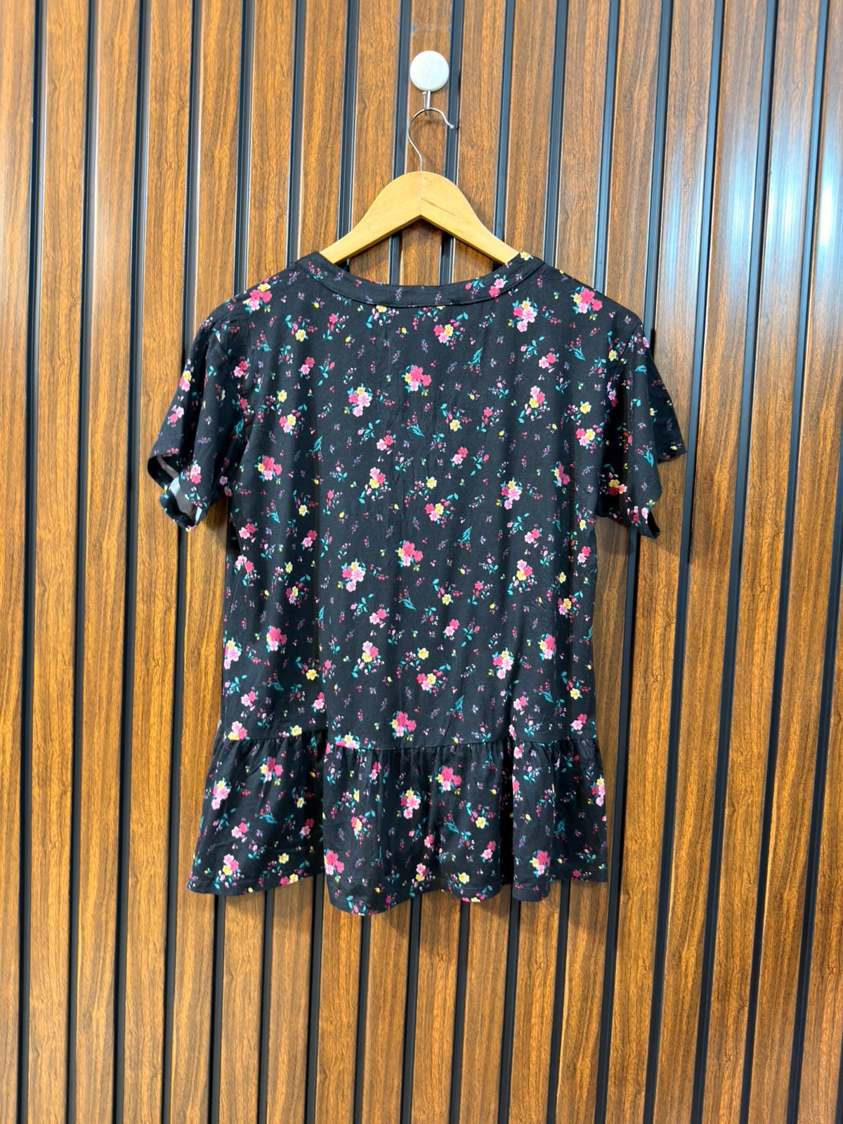 Chest 20  Lenght 24 Branded Western Ladies T-Shirt