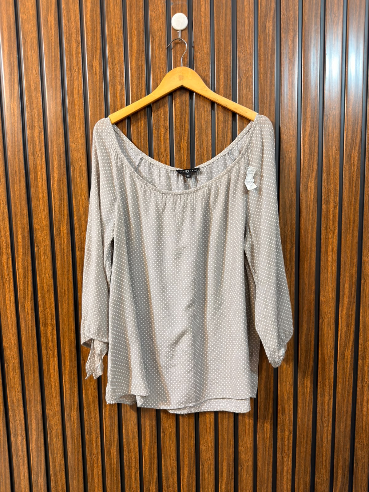 Chest 22  Length 29  Fabric Cotton Silk Ladies Western Sleeve Top