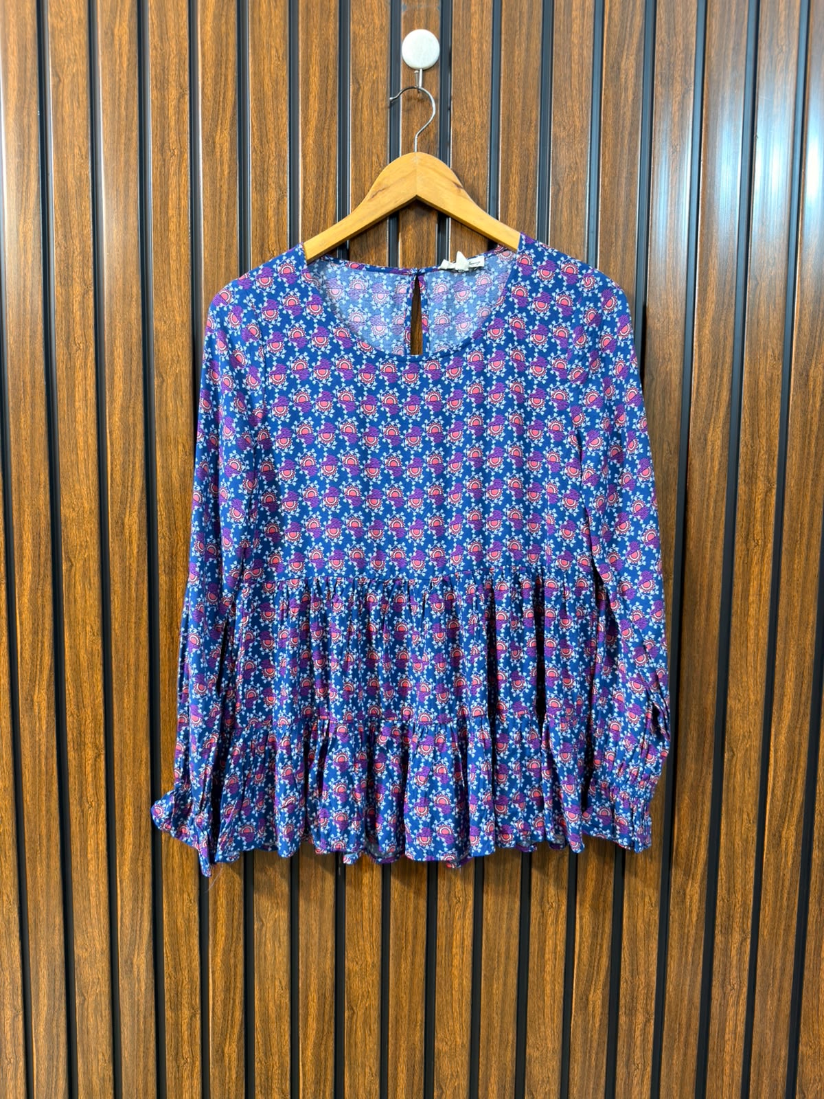 Chest 17  Length 24  Fabric Linen Branded Women’s Western Full Sleeve Top