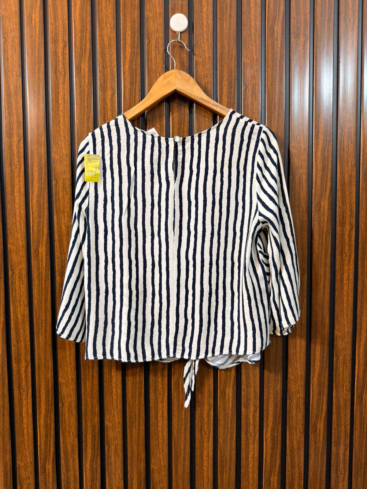 Chest 18  Length 22  Fabric Rayon Ladies Western Full Sleeve Top