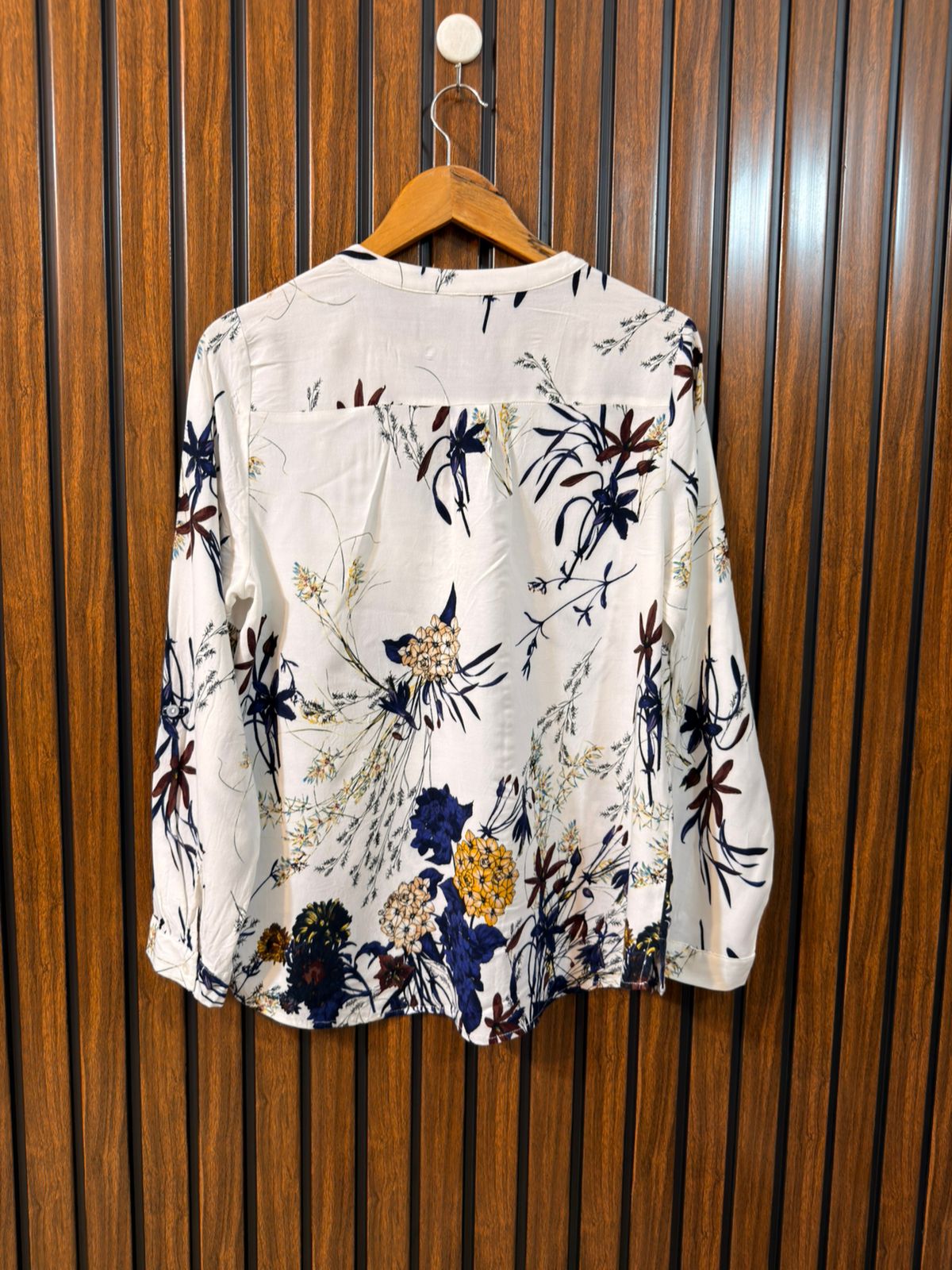 Chest 20  Length 25 to 26  Fabric Linen Women’s Western Branded Full Sleeve Top