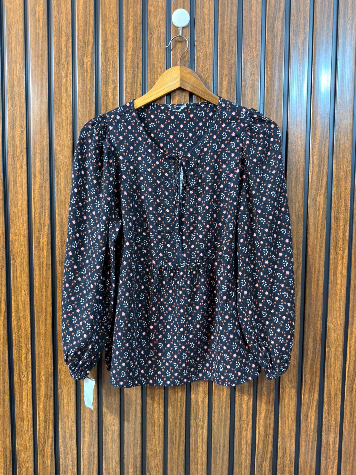 Chest 18  Length 24  Fabric Linen Western Women’s Full Sleeve Top