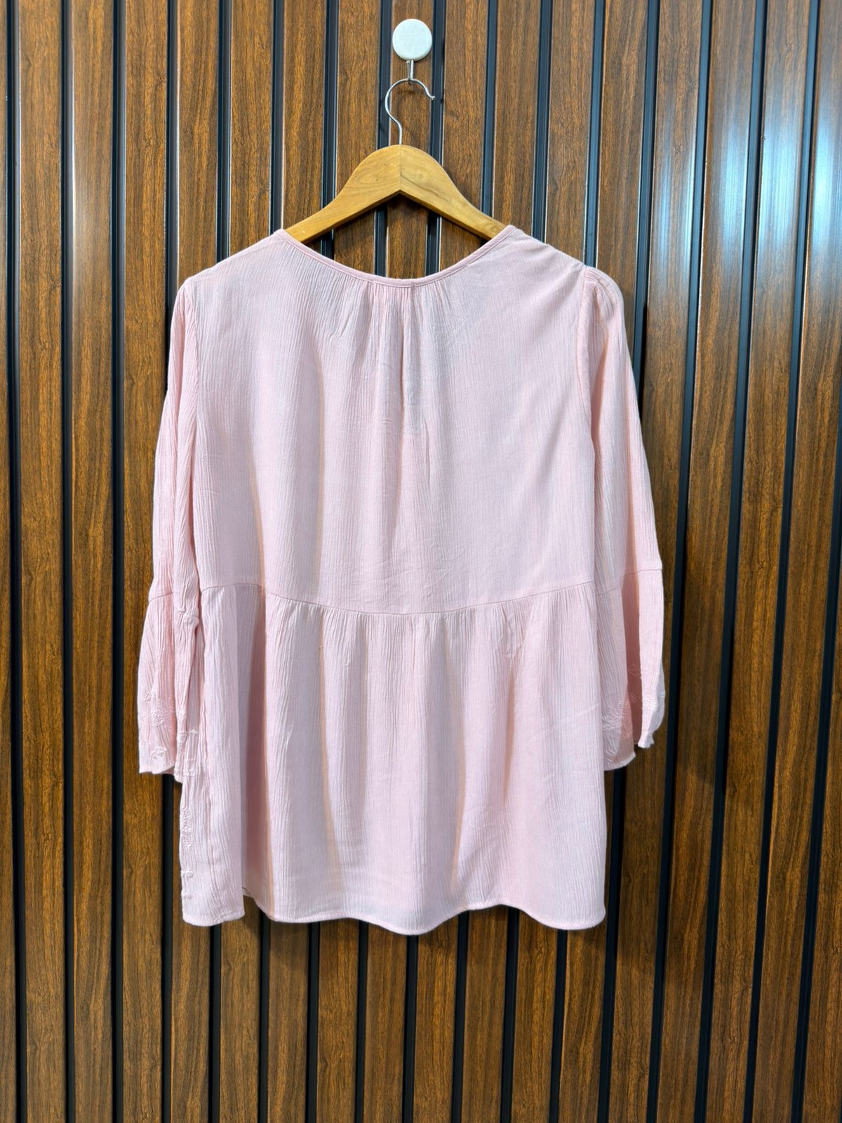 Chest 19  Length 26  Fabric Rayon Branded Western Ladies Full Sleeve Top