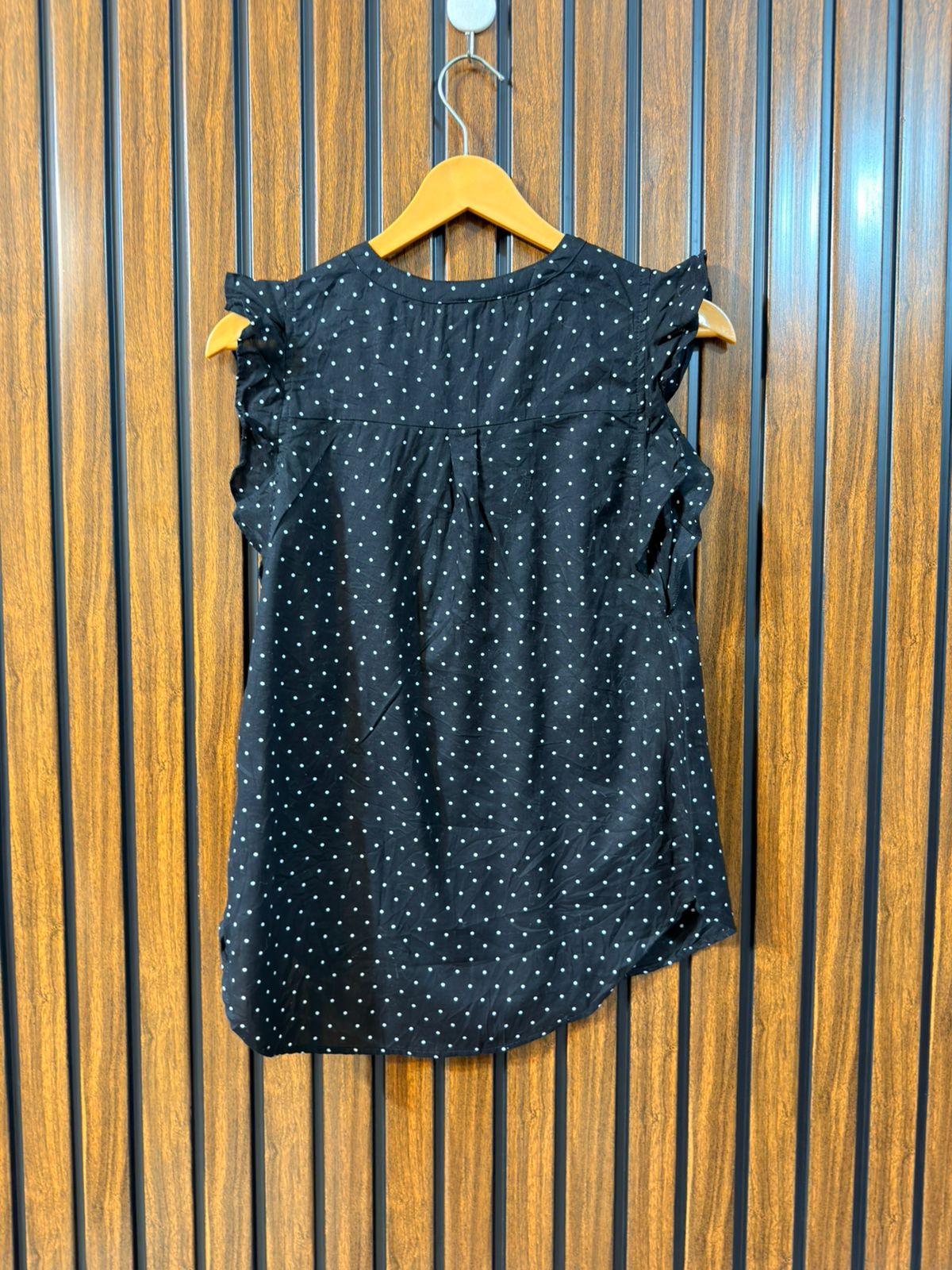 Chest 17  Length 24 To 26  Front Linen Womens Branded Summer Sleeveless Wear