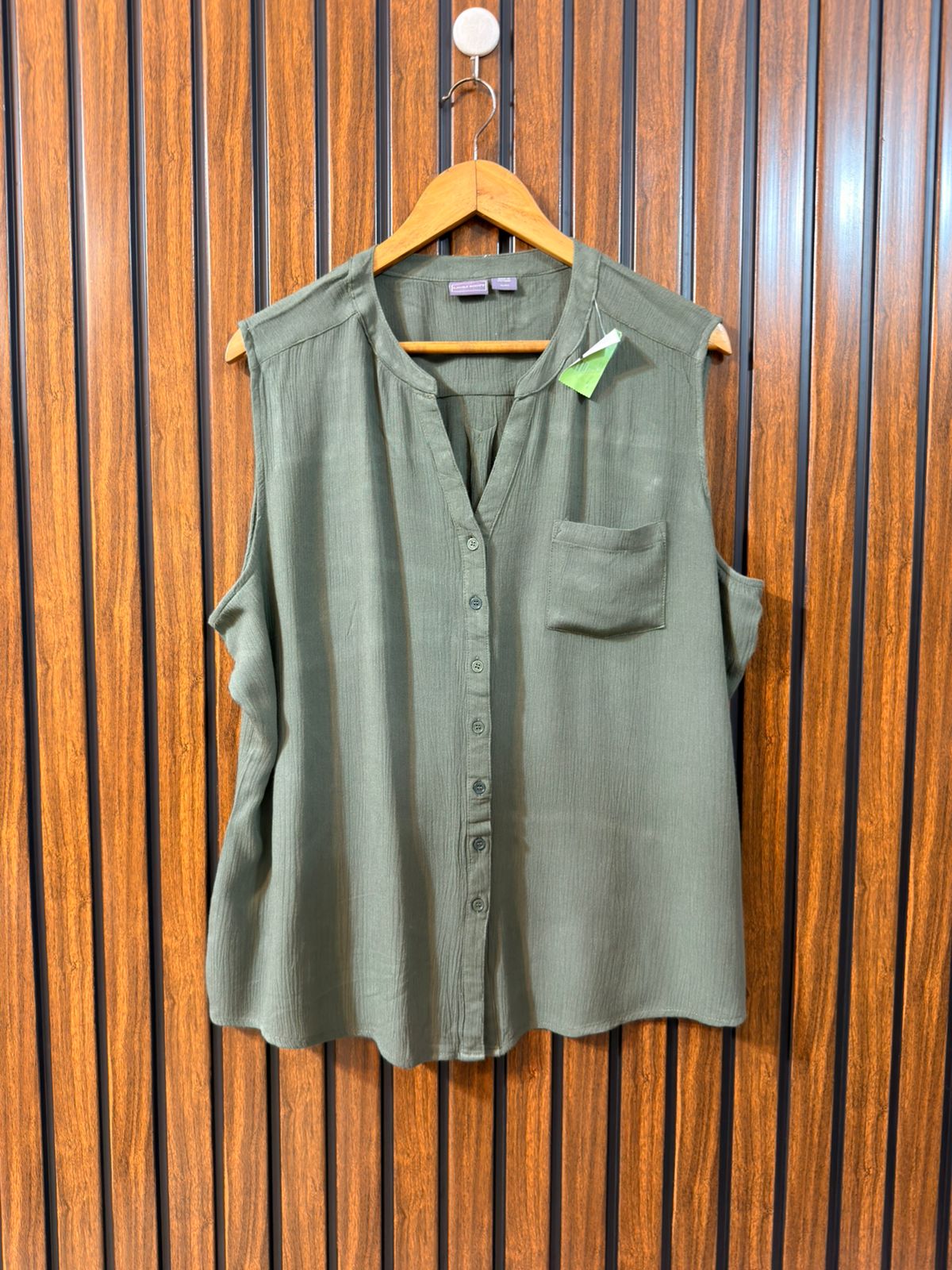Chest 26  Length 25  Front Rayon Branded Womens Summer Sleeveless Top