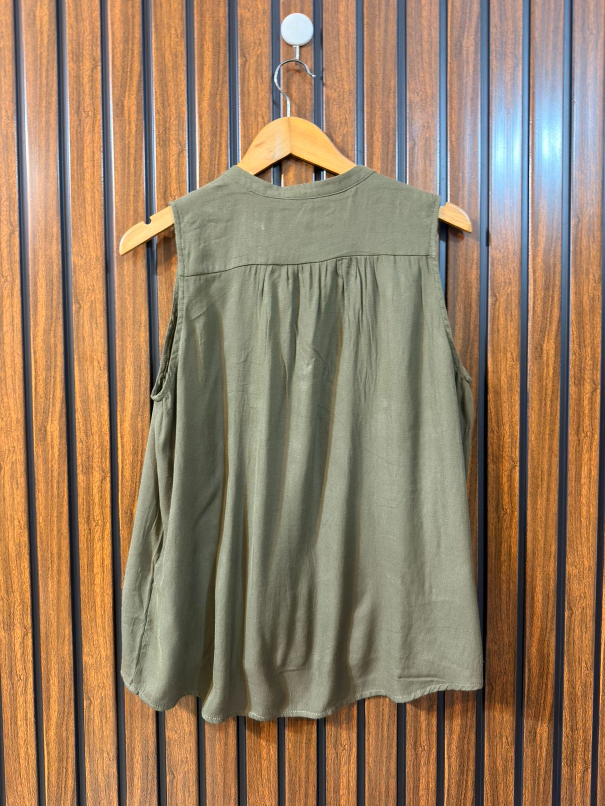 Chest 21  Length 24 to 25  Fabric Rayon Western Branded Ladies Top