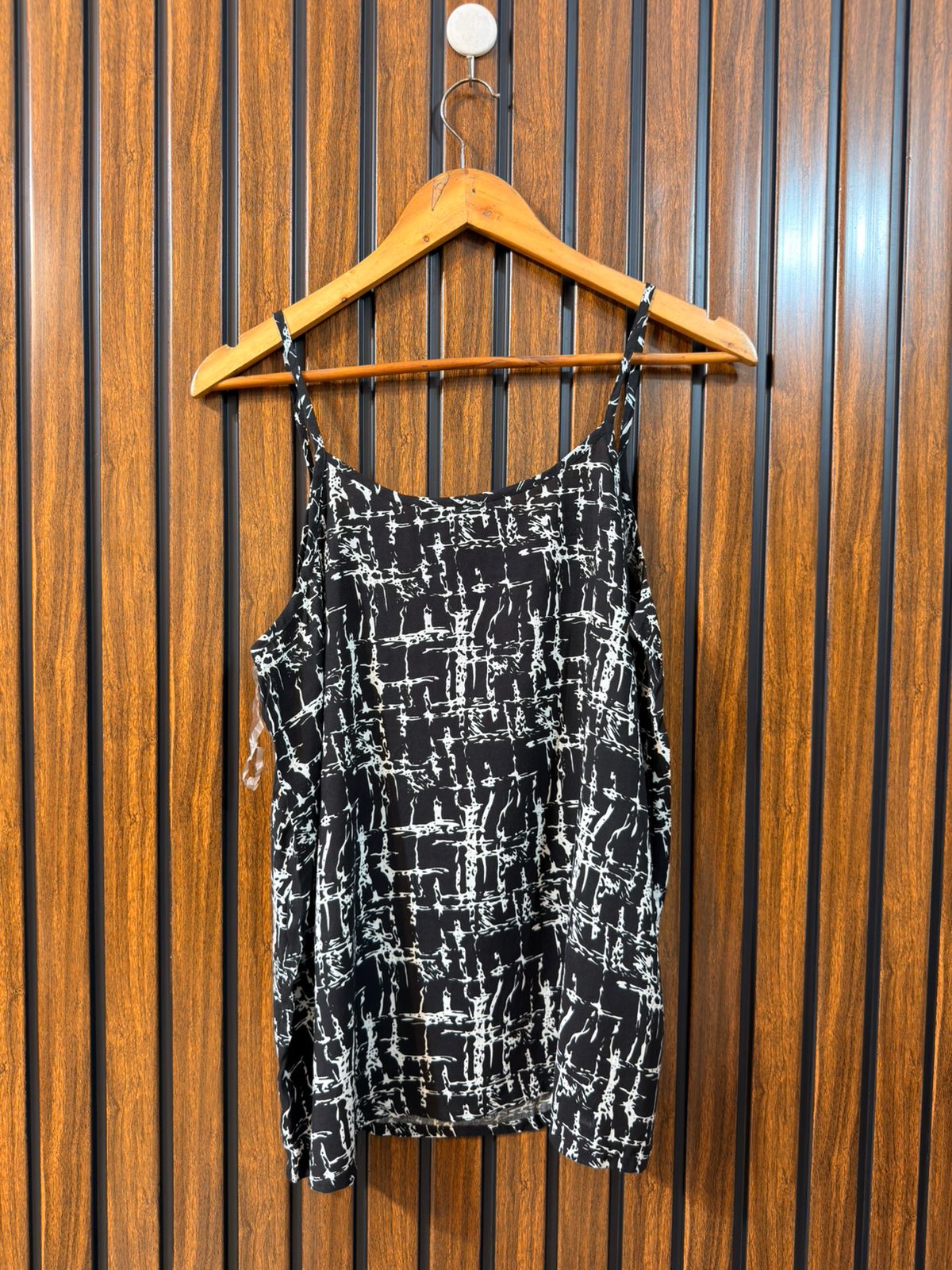 Chest 19  Length 25  Fabric Linen Branded Womens Summer Sleeveless Wear