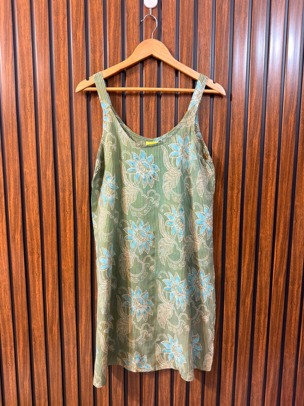 Chest 18  Length 36  Fabric Cotton Silk Branded Womens Summer Collection Top