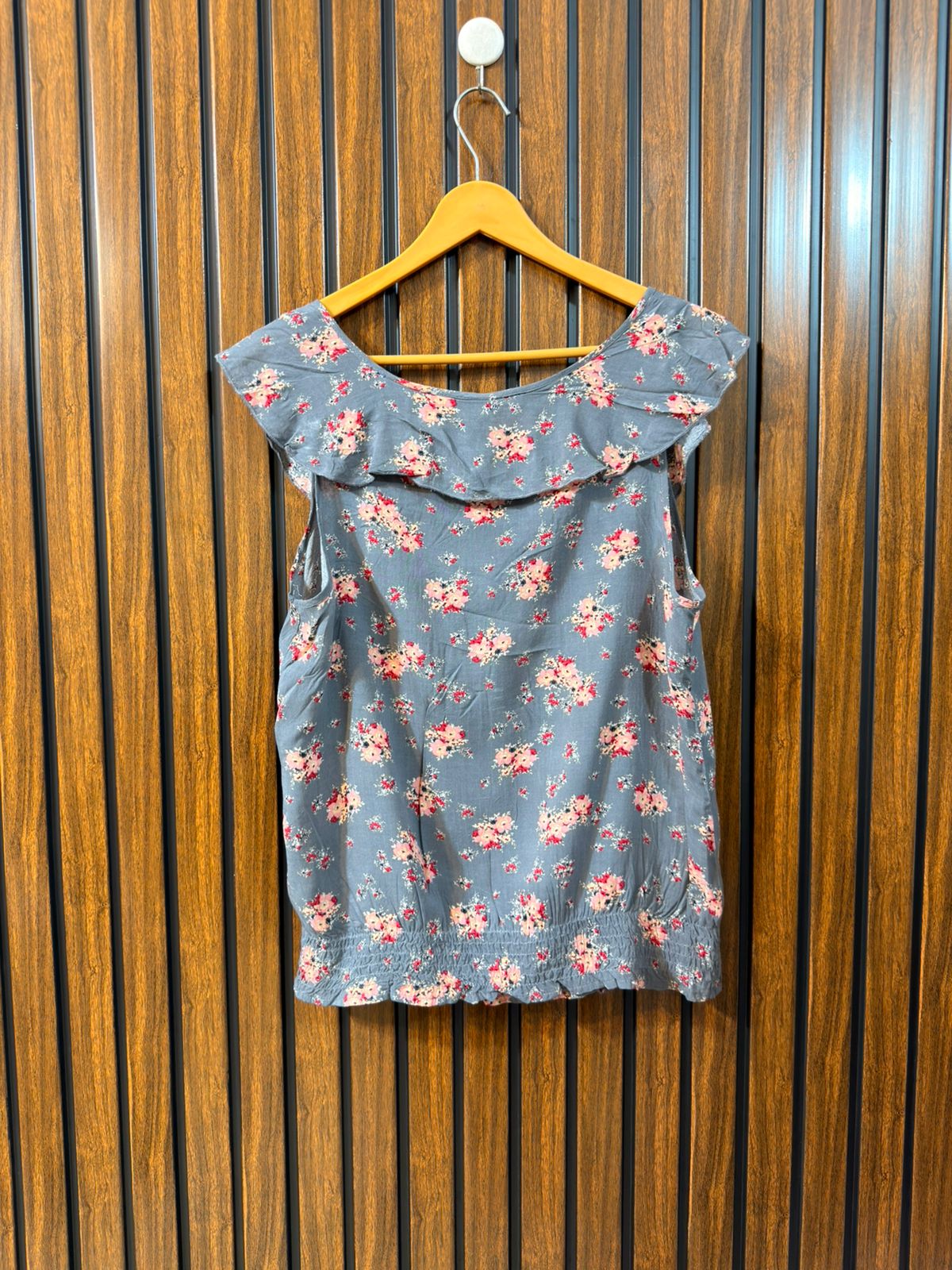 Chest 20  Length 23  Fabric Linen Womens Sleeveless Top