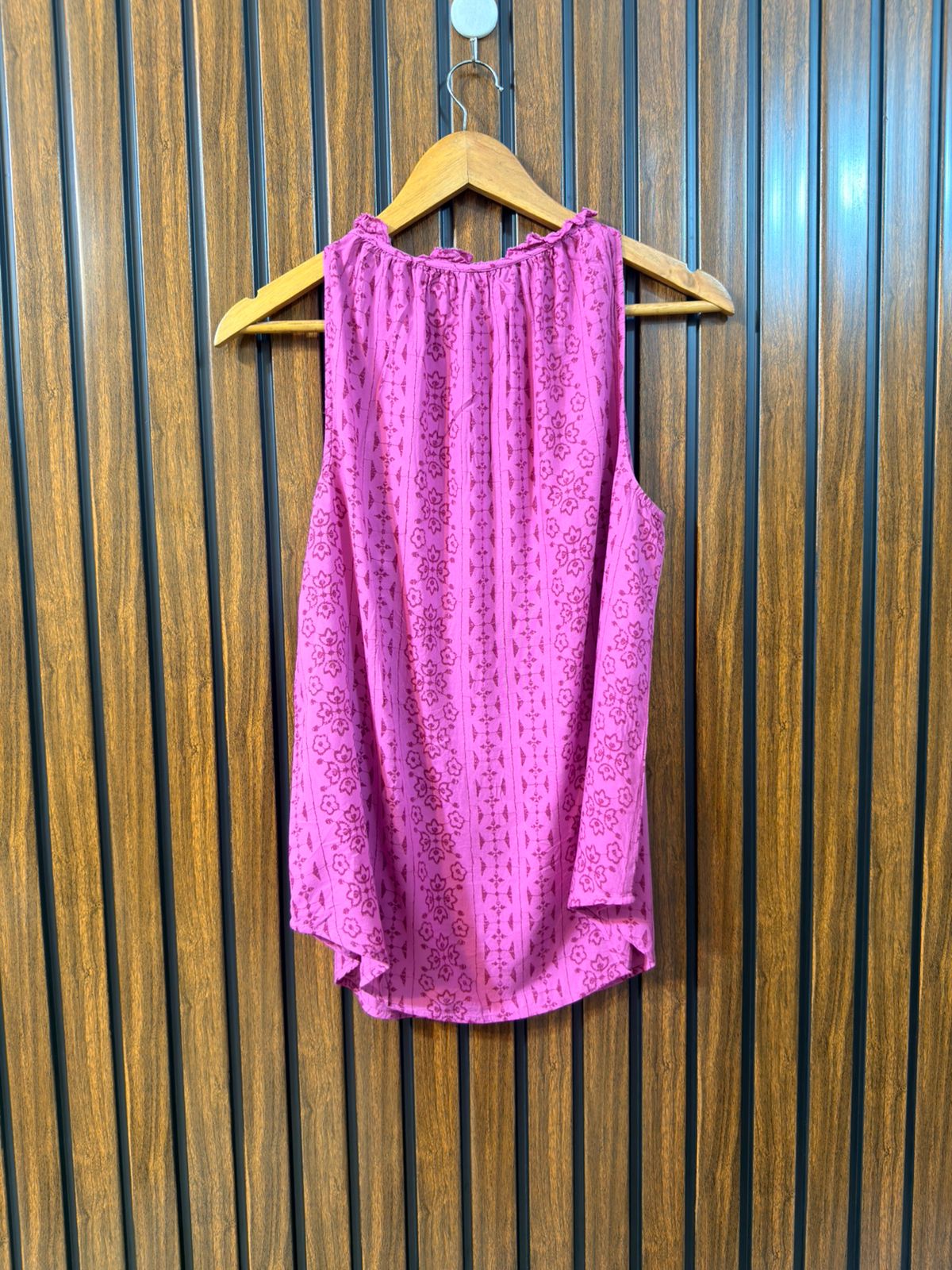 Chest 19  Length 26  Fabric Linen Womens Branded Summer Collection Top