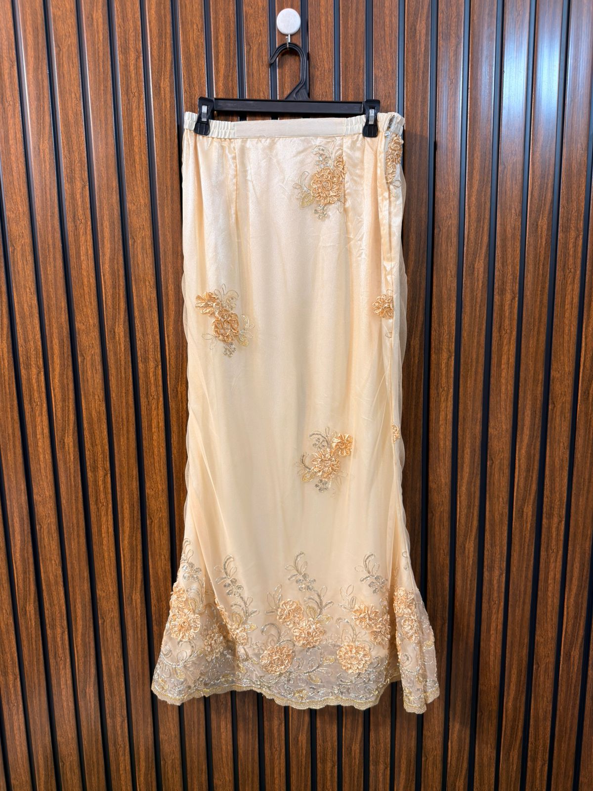 Waist 32  Length 41  Fabric Net Women Skirt Wear
