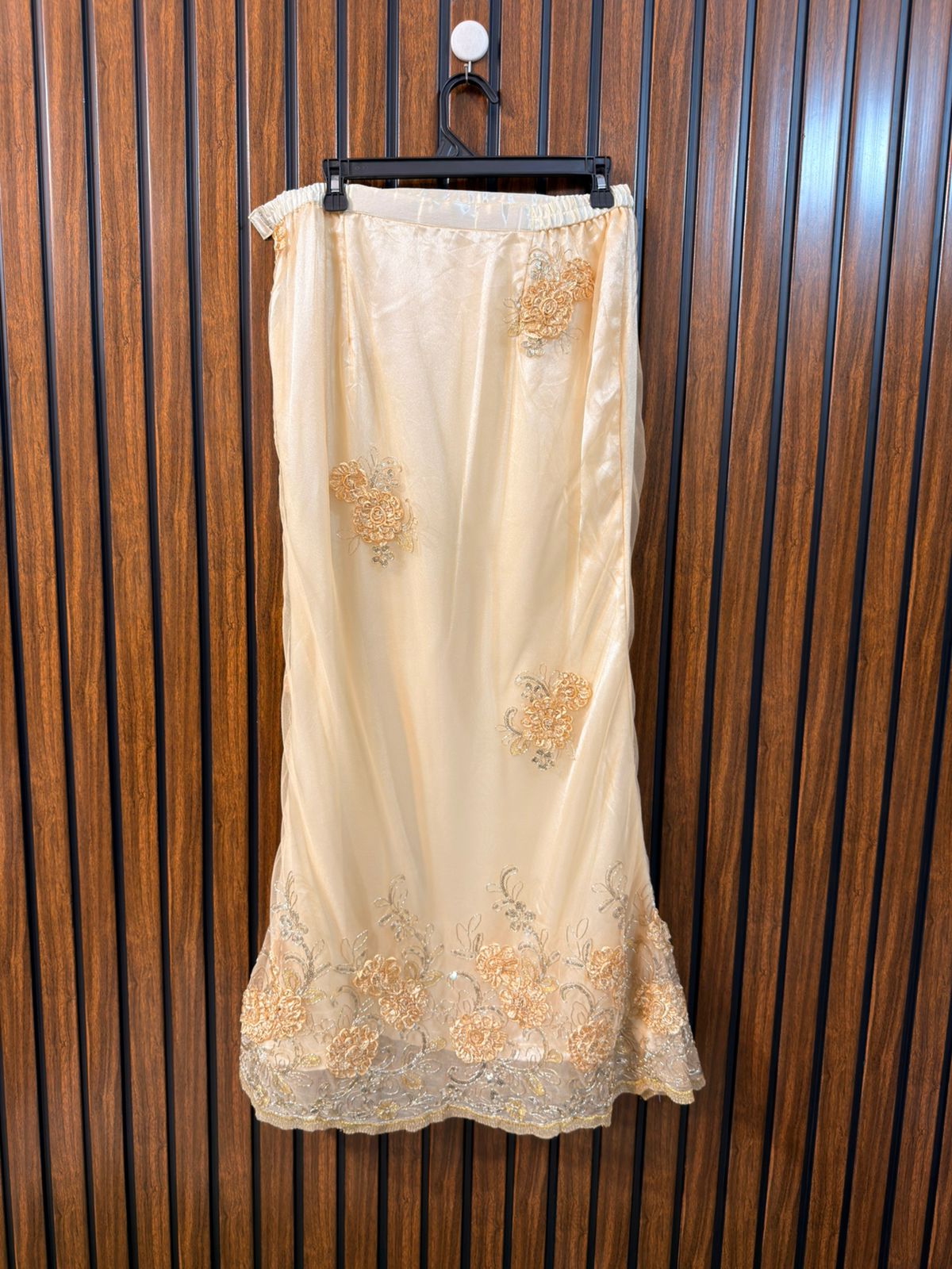 Waist 32  Length 41  Fabric Net Women Skirt Wear