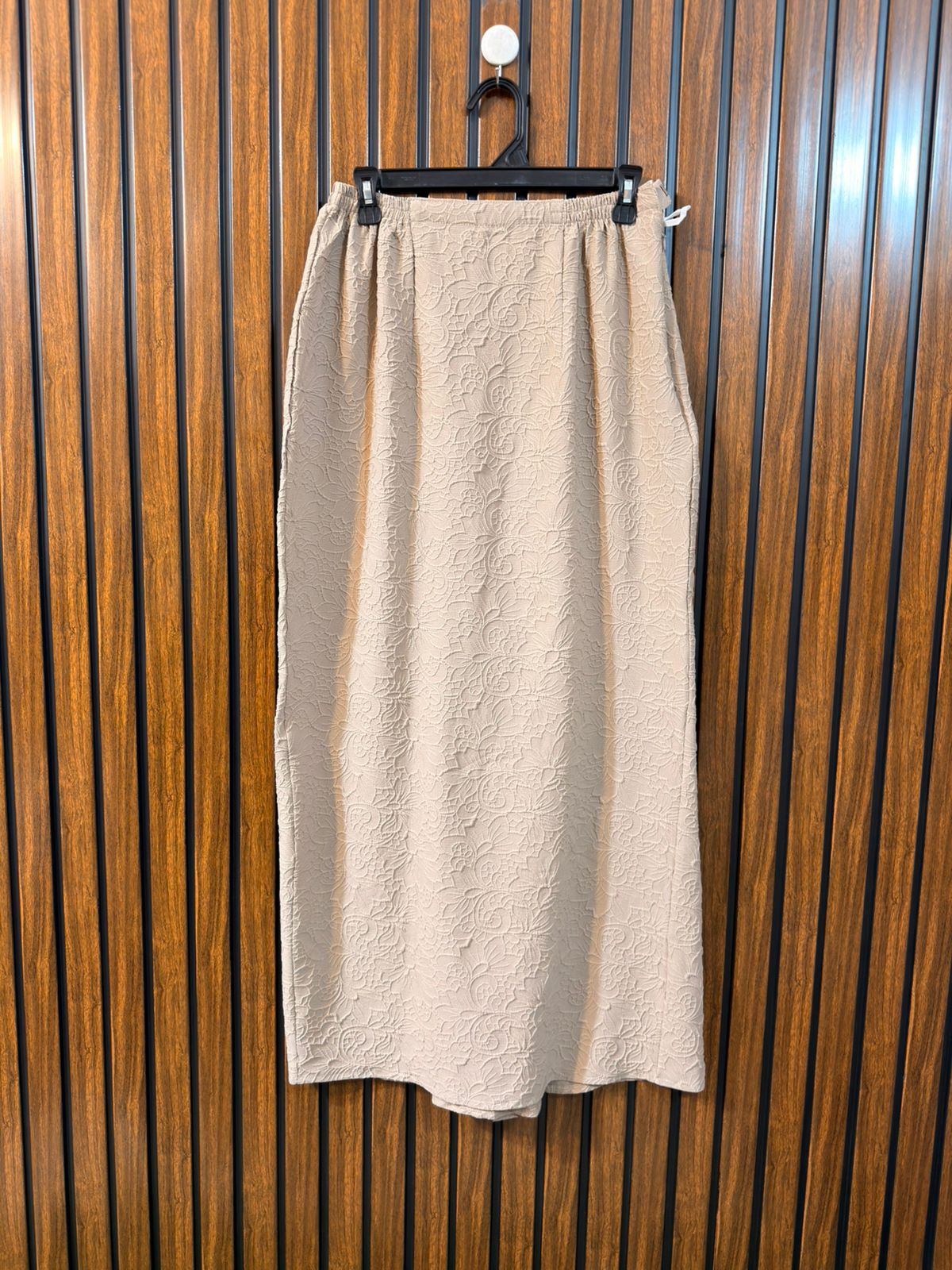 Waist 30  Length 39  Fabric Silk Jersey Branded Ladies Skirt
