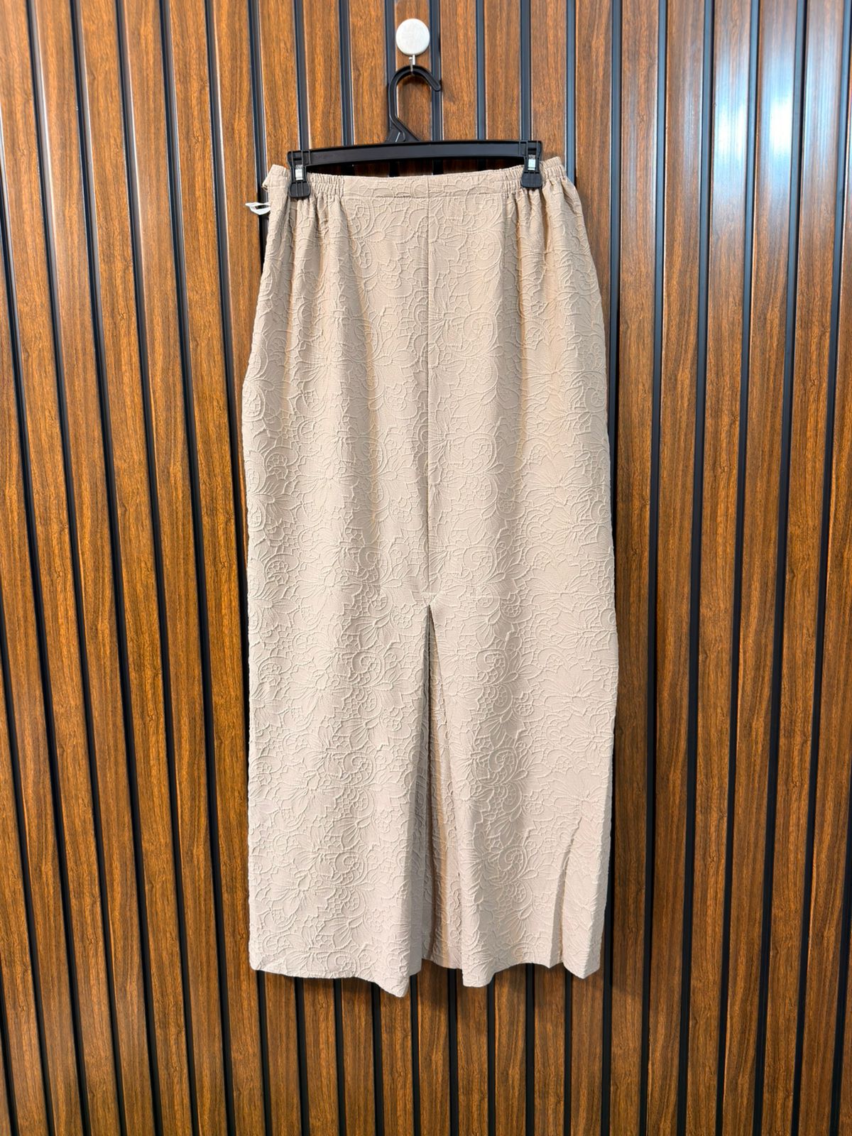 Waist 30  Length 39  Fabric Silk Jersey Branded Ladies Skirt