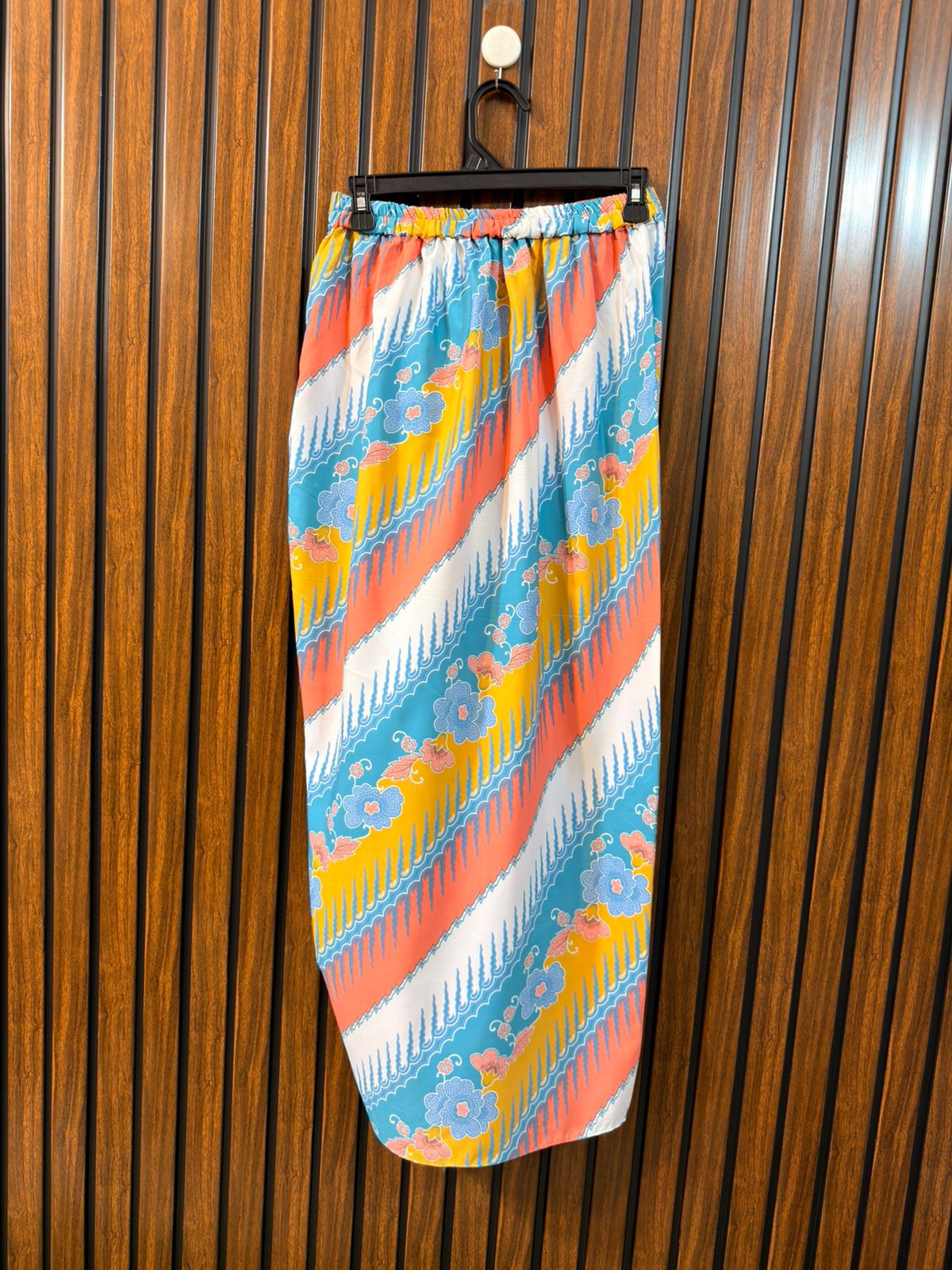 Waist 30  Length 36  Fabric Silk Western Ladies Skirt