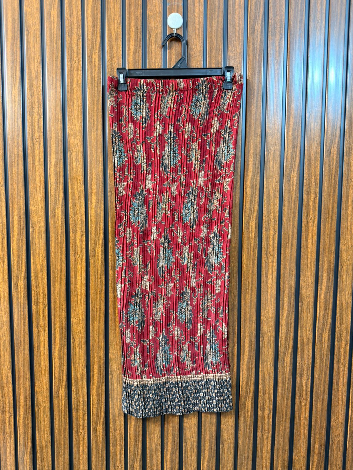 Waist 32  Length 35  Fabric Silk Women’s Western Skirt