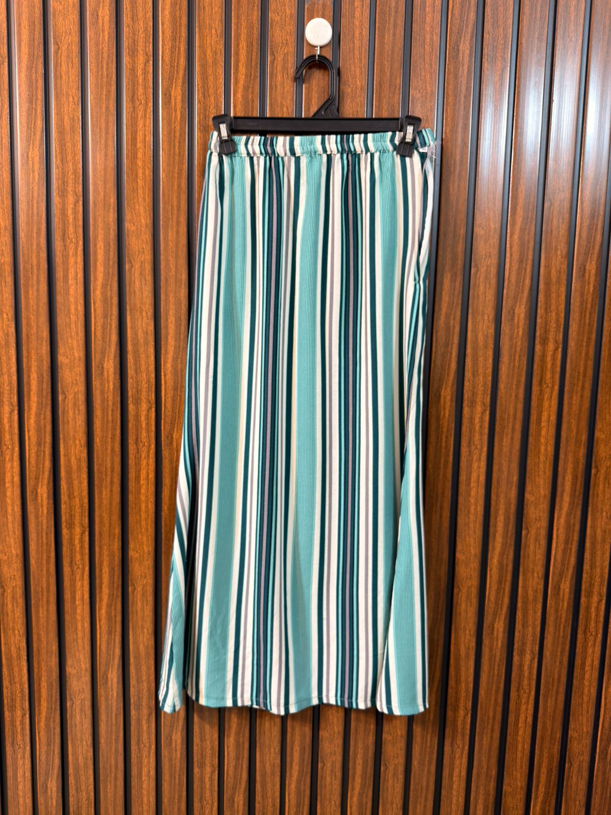 Waist 26  Length 34  Fabric Rayon Branded Ladies Skirt