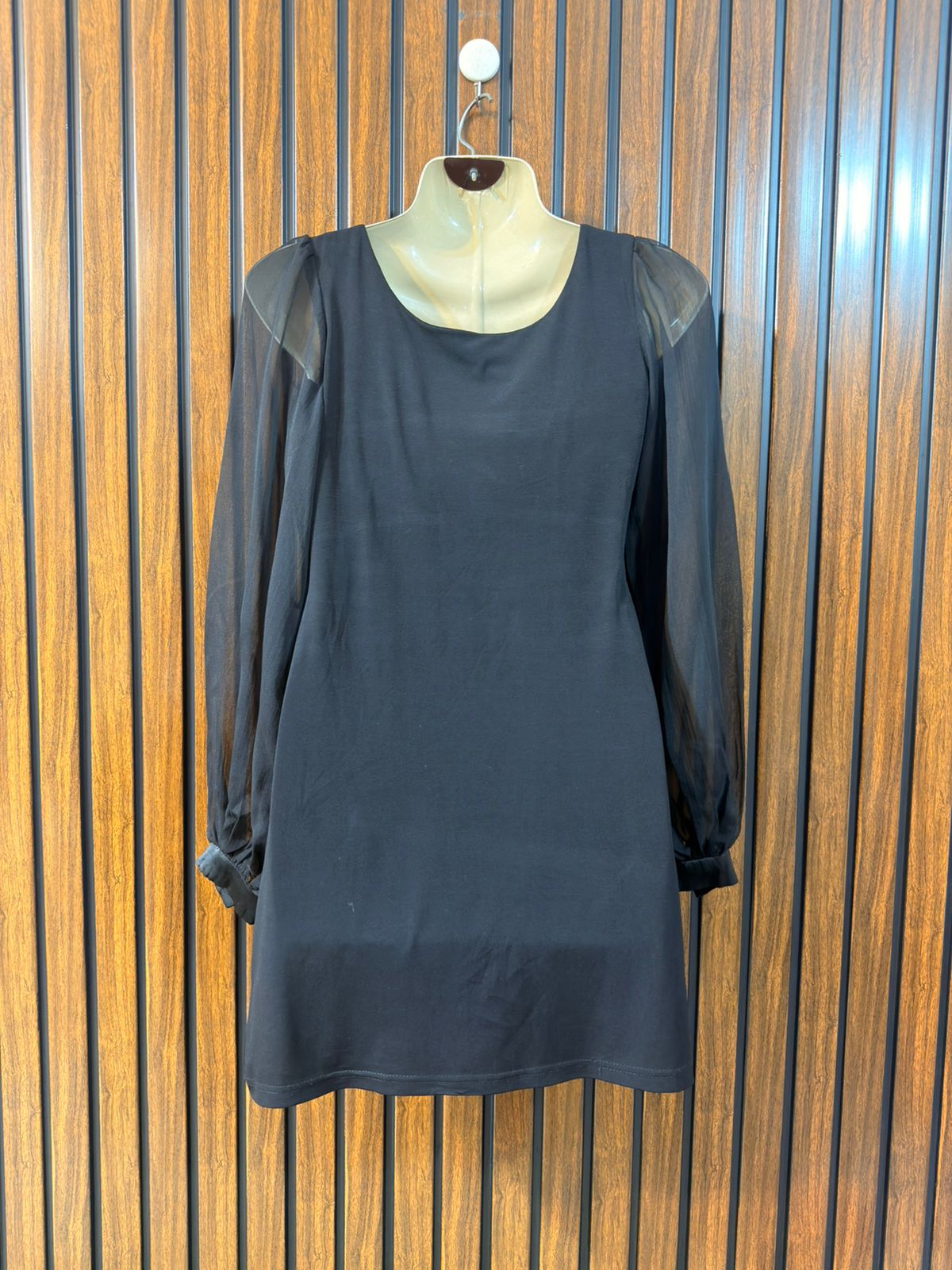 Chest 18  Length 34  Fabric Sleevess Chiffon Western Branded Women’s Party Dressand silk Jersey
