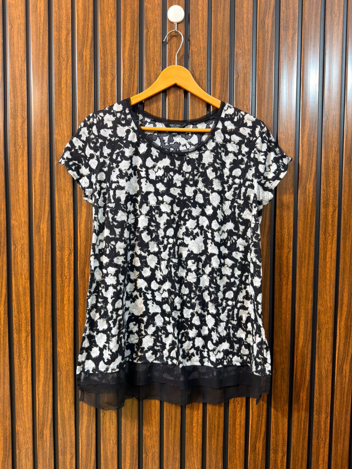 Chest 20  Length 26 To 27 Branded Womens T Shirt Collection