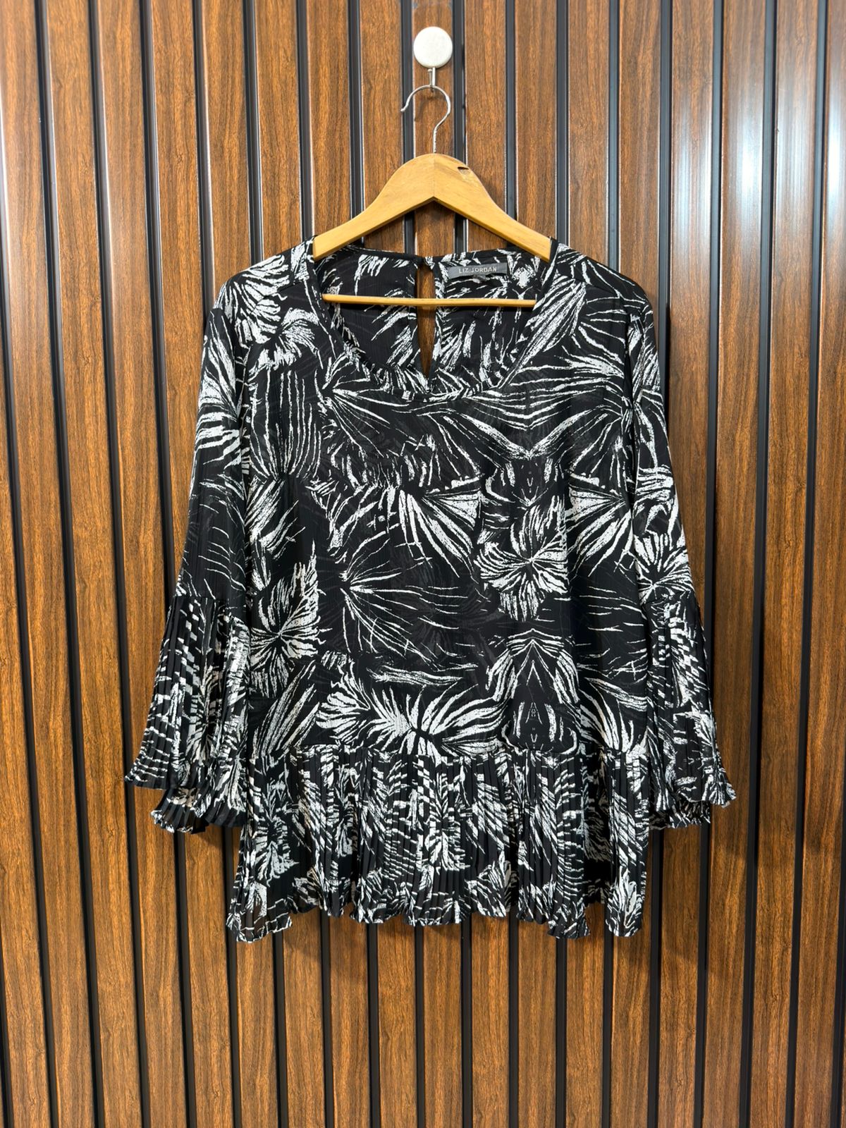 Chest 22  Length 27  Fabric Chiffon Western Branded Women’s Full Sleeve Top Fashion Wear