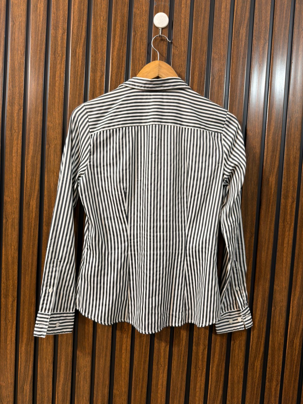 Chest 17  Length 23.5  Fabric Silk Western Branded Women’s Full Sleeve Top New Arrival