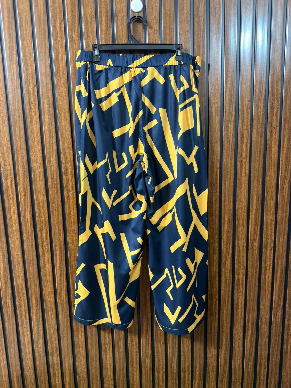 Waist 36  Length 37  Fabric Silk Western Branded Women’s Collection Trouser