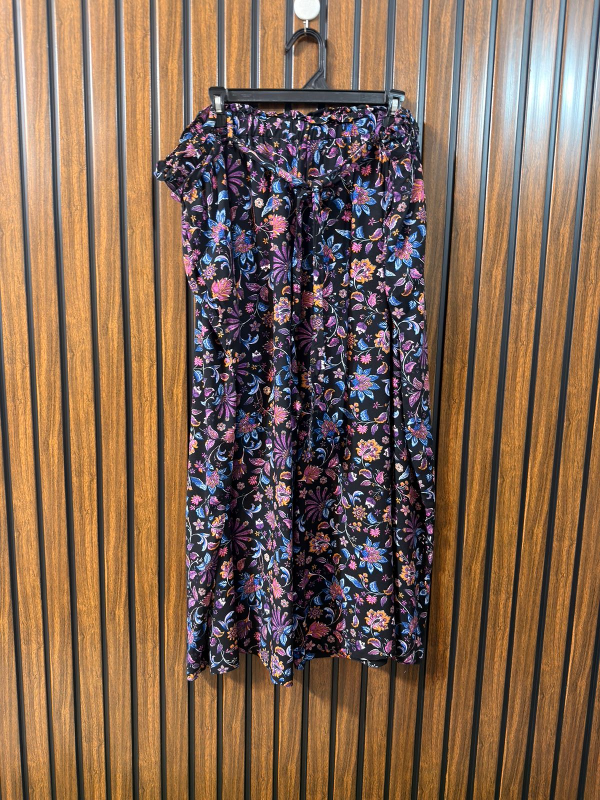 Waist 42  Length 38  Fabric Linen Women’s Stylish Trouser