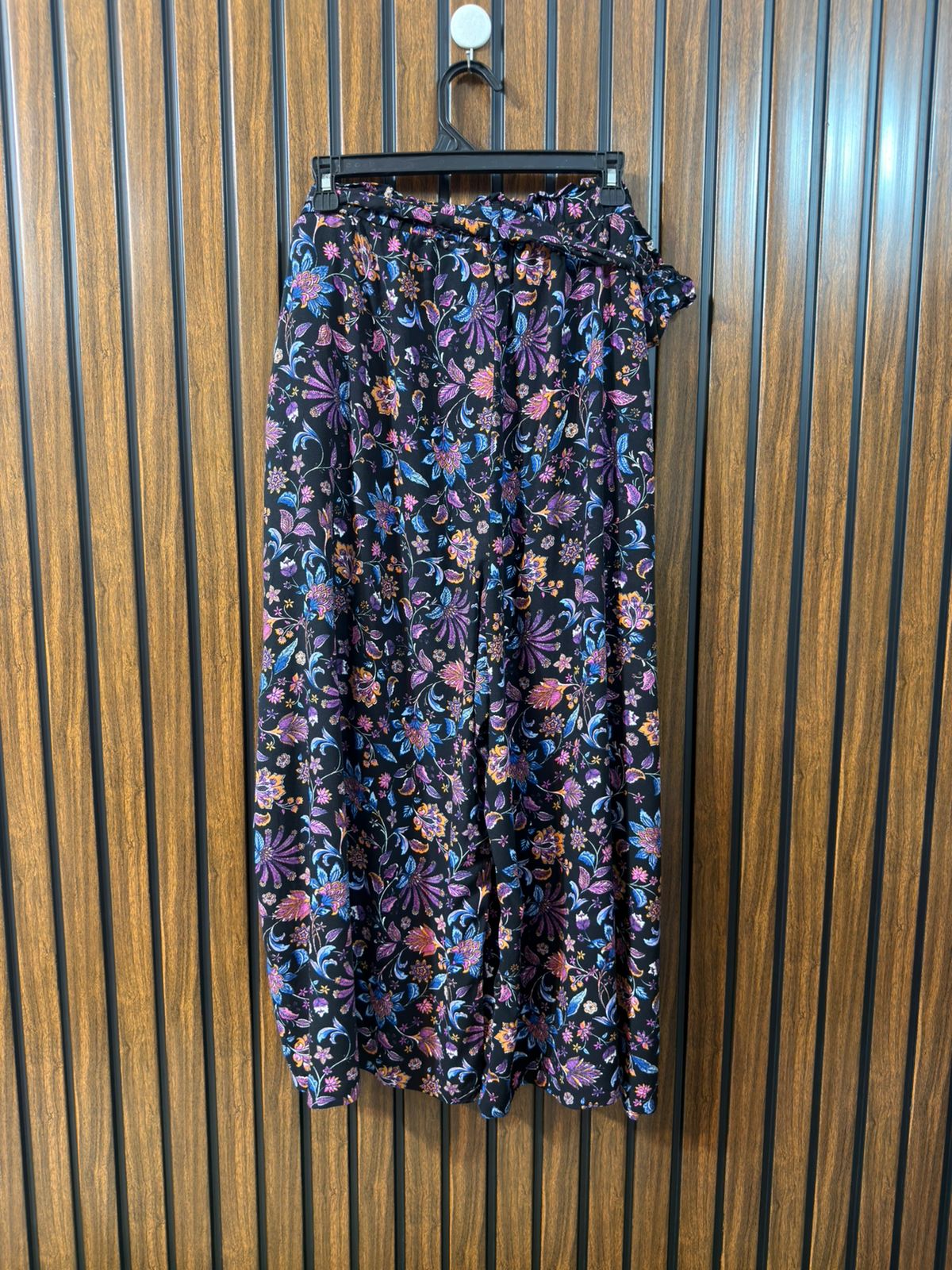 Waist 42  Length 38  Fabric Linen Women’s Stylish Trouser