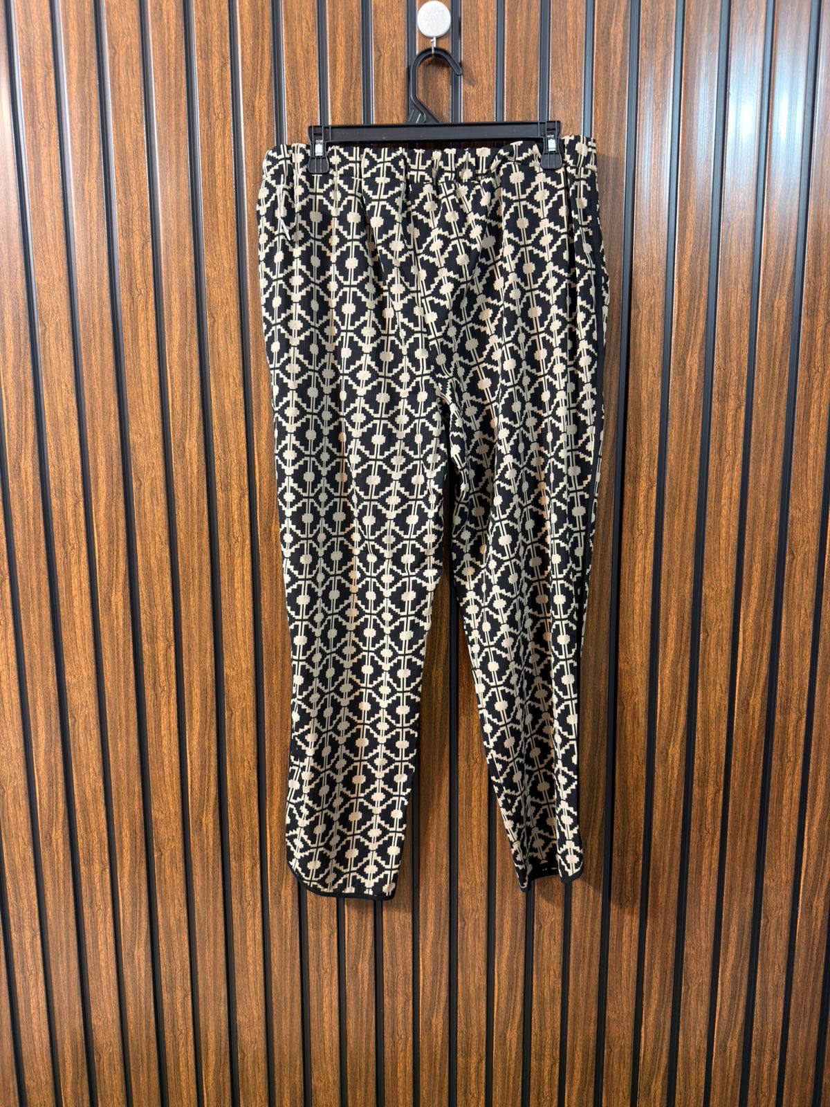 Waist 40  Length 37  Fabric Silk Women’s Elegant Trouser