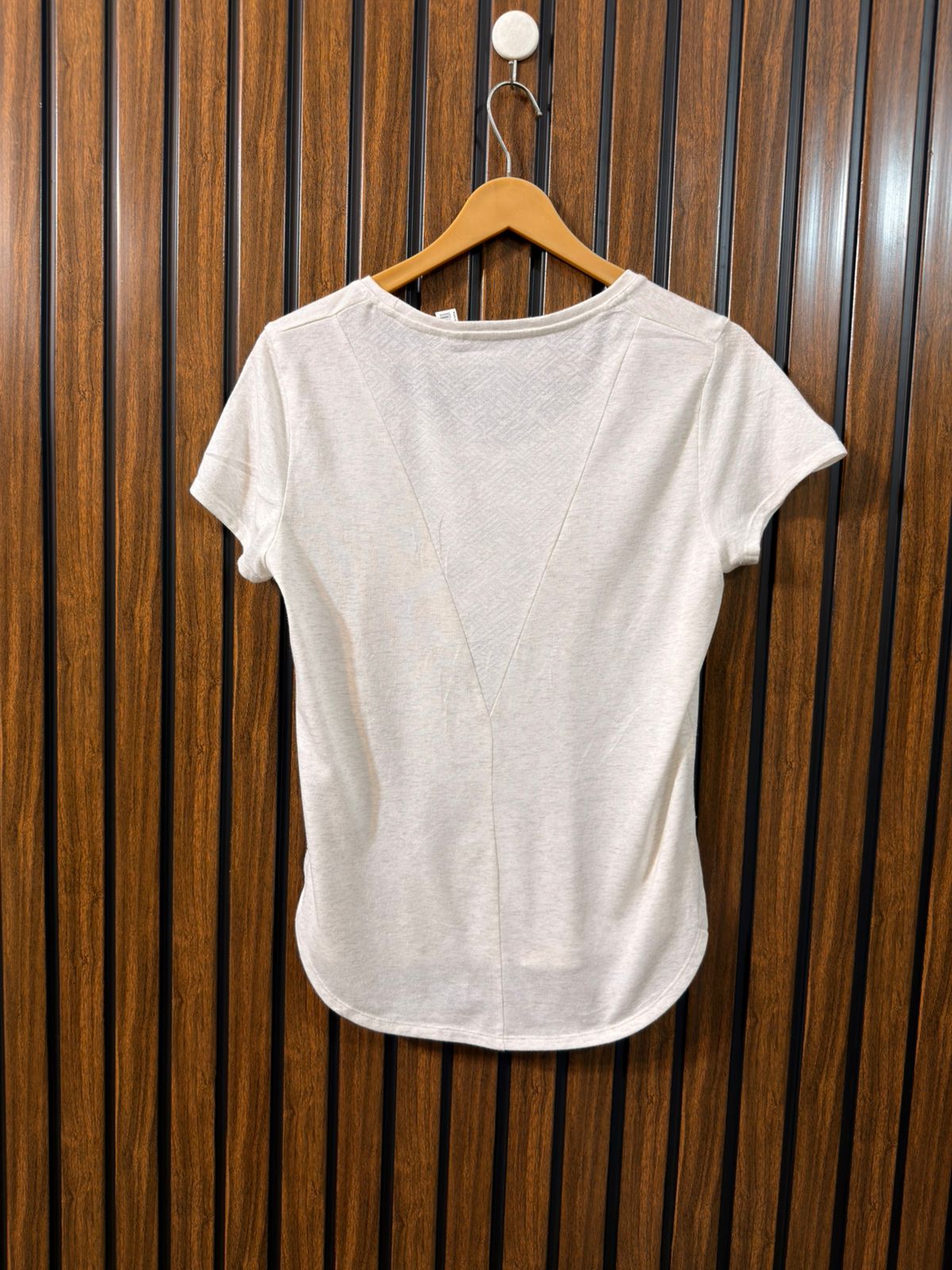 Chest 20   Length 25 TO 26 Branded Ladies T Shirt