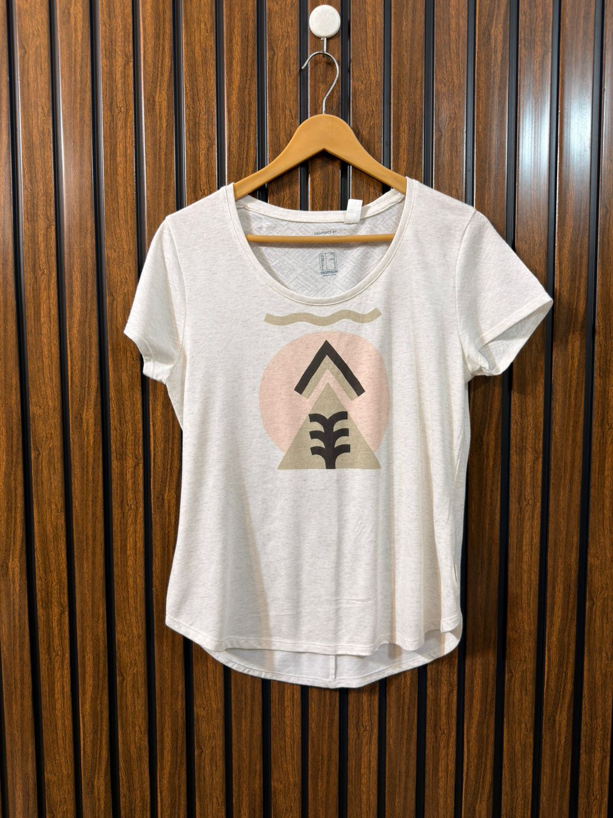 Chest 20   Length 25 TO 26 Branded Ladies T Shirt