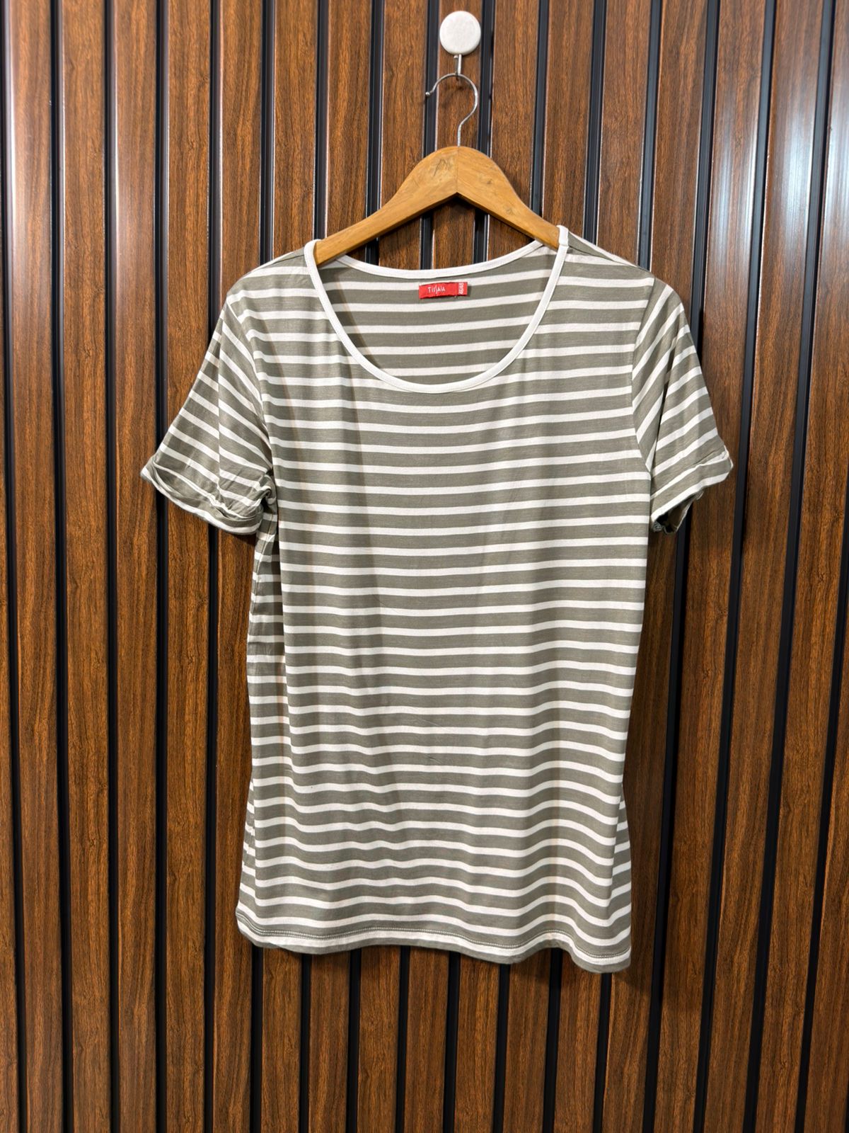 Chest 24   Length 27 Branded Womens T Shirt