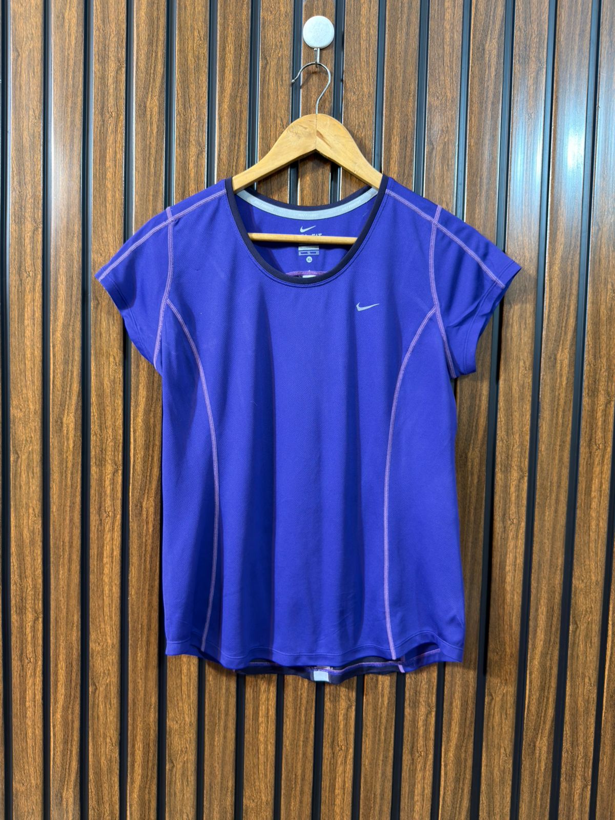 Chest 20   Length 24 Womens Branded T Shirt