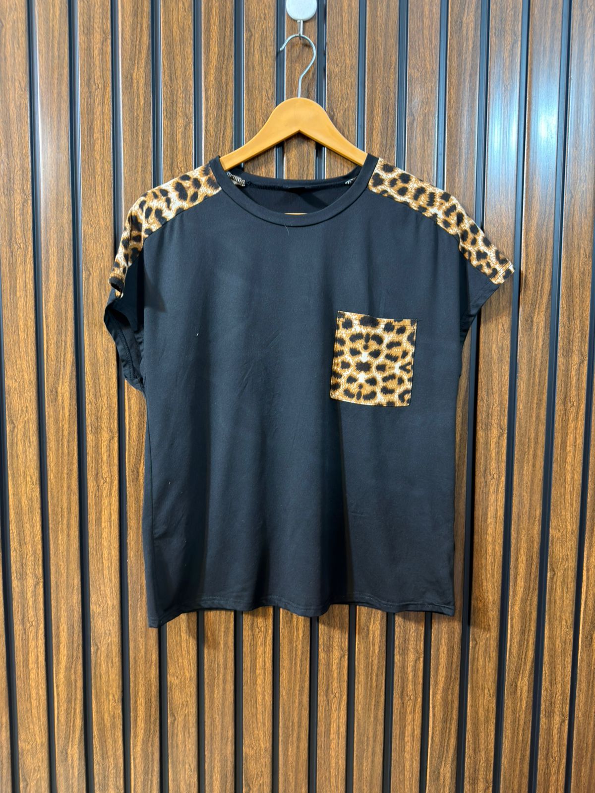 Chest 20   Length 23 Western Branded Womens Casual T Shirt