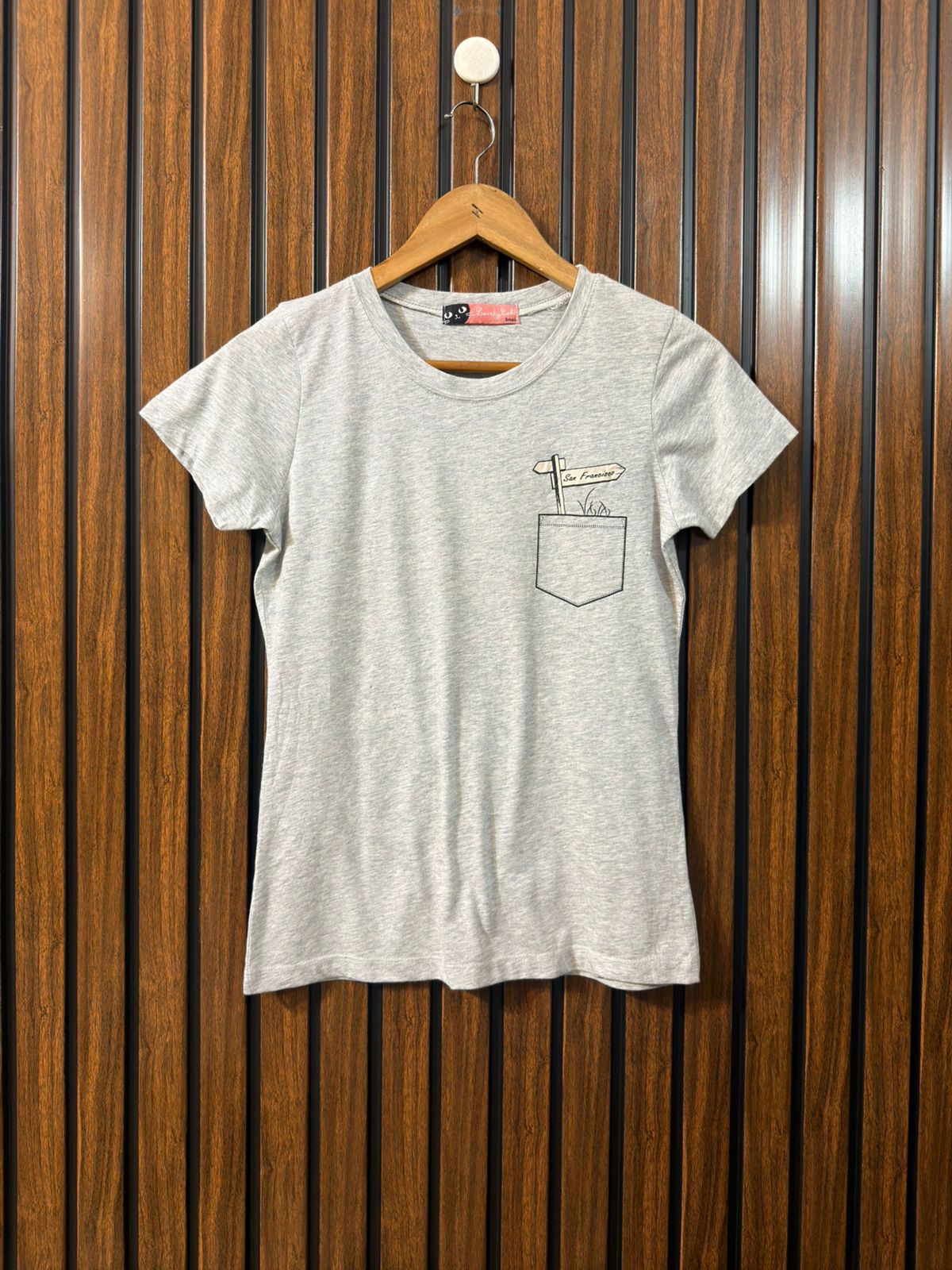 Chest 17   Length 23 Western Ladies Branded T Shirt