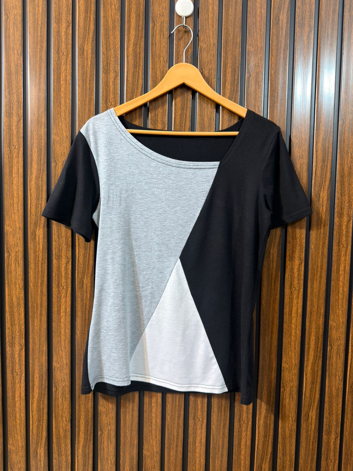 Chest 20   Length 24 Branded Womens Fashion T Shirt