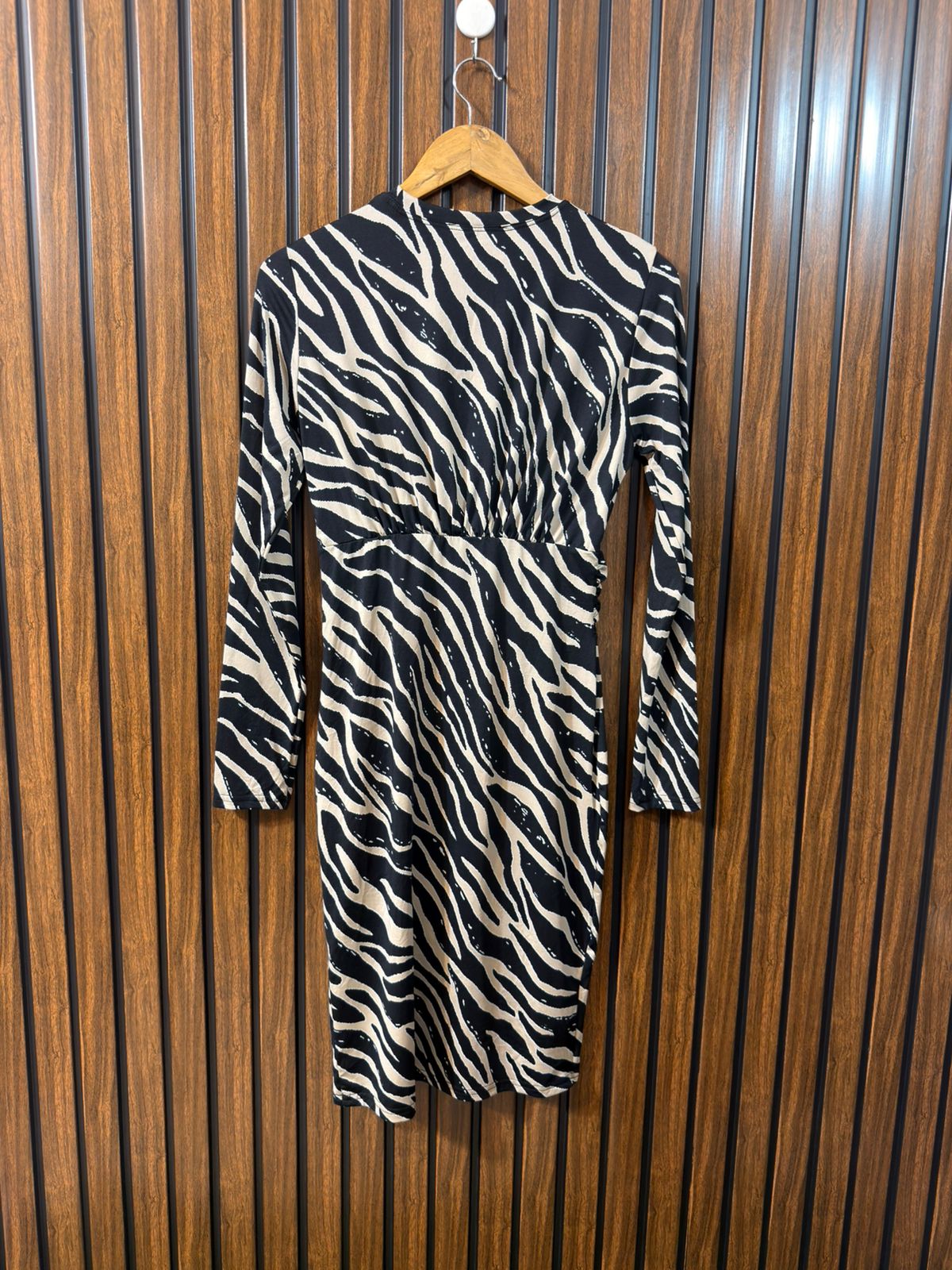 Chest 20  Lenght 38  Fabric Silk Jersey Western Womens Long Top Online